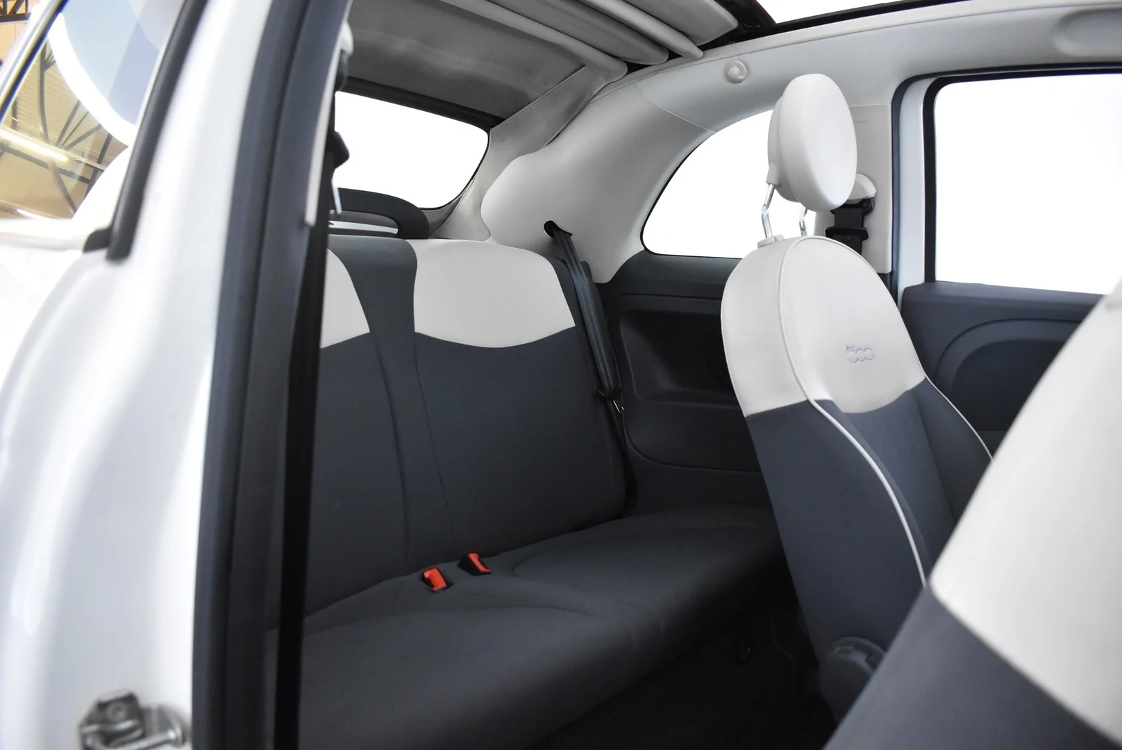 Car Image - 1ai89We1FzNN1vjwVNvevK