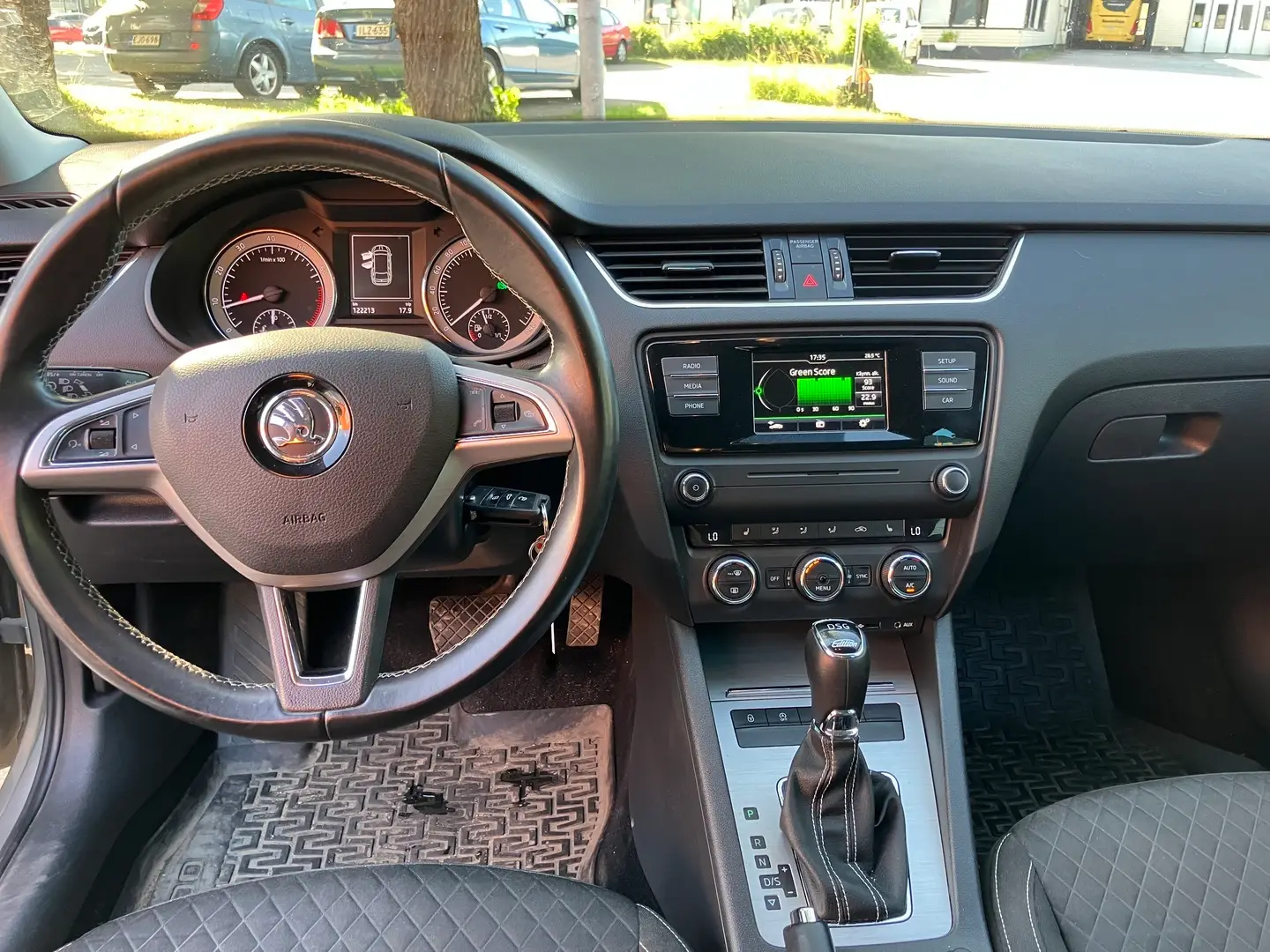 Car Image - RrTbnJTyGiJWuDWKzcvYz