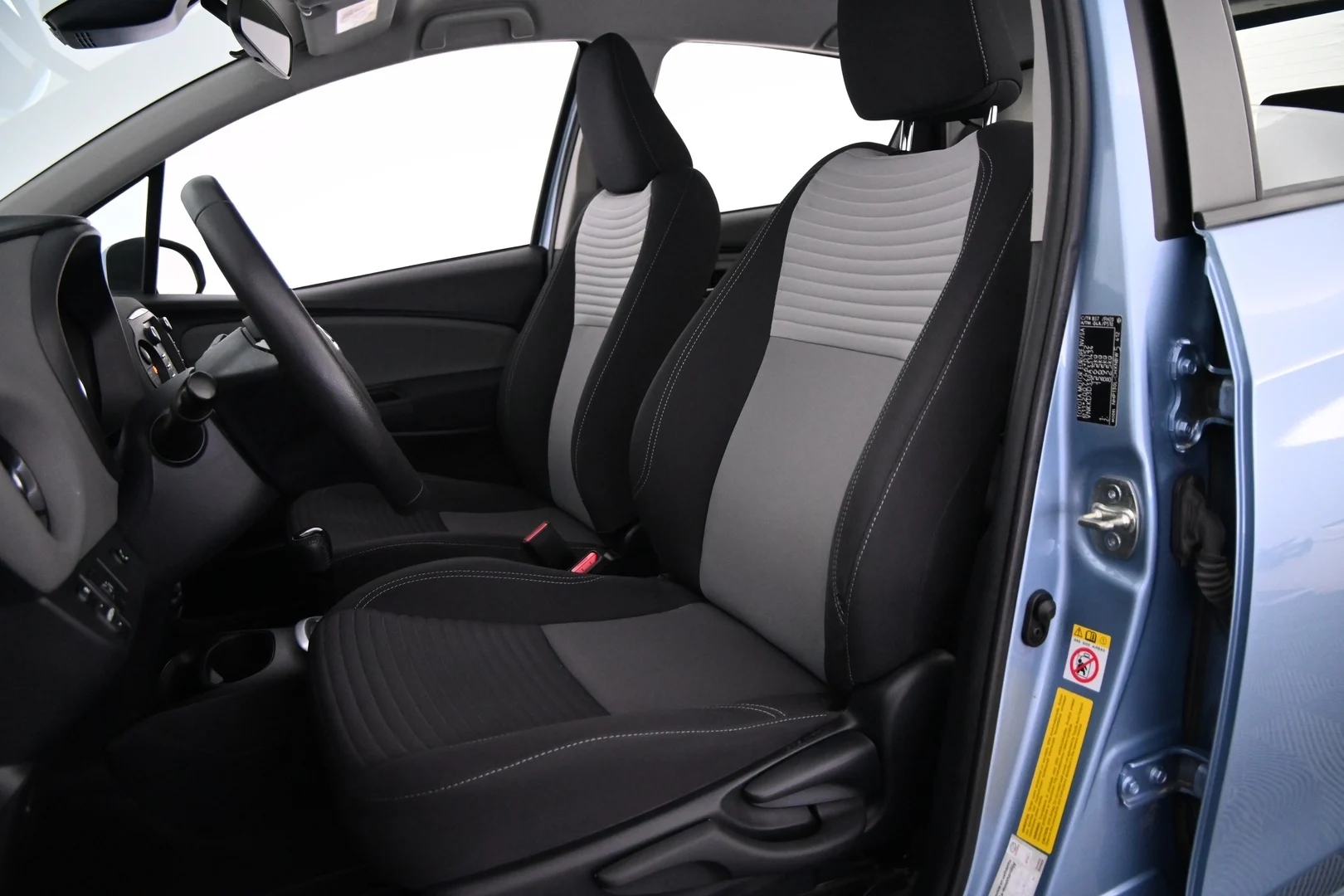 Car Image - 1EBQRO3plQITQhYzzvCASX