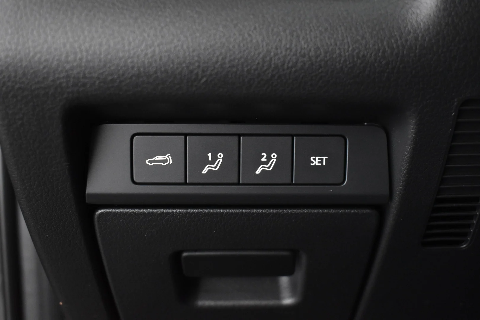 Car Image - TYVqMQlU0KZLzKIWjezjI