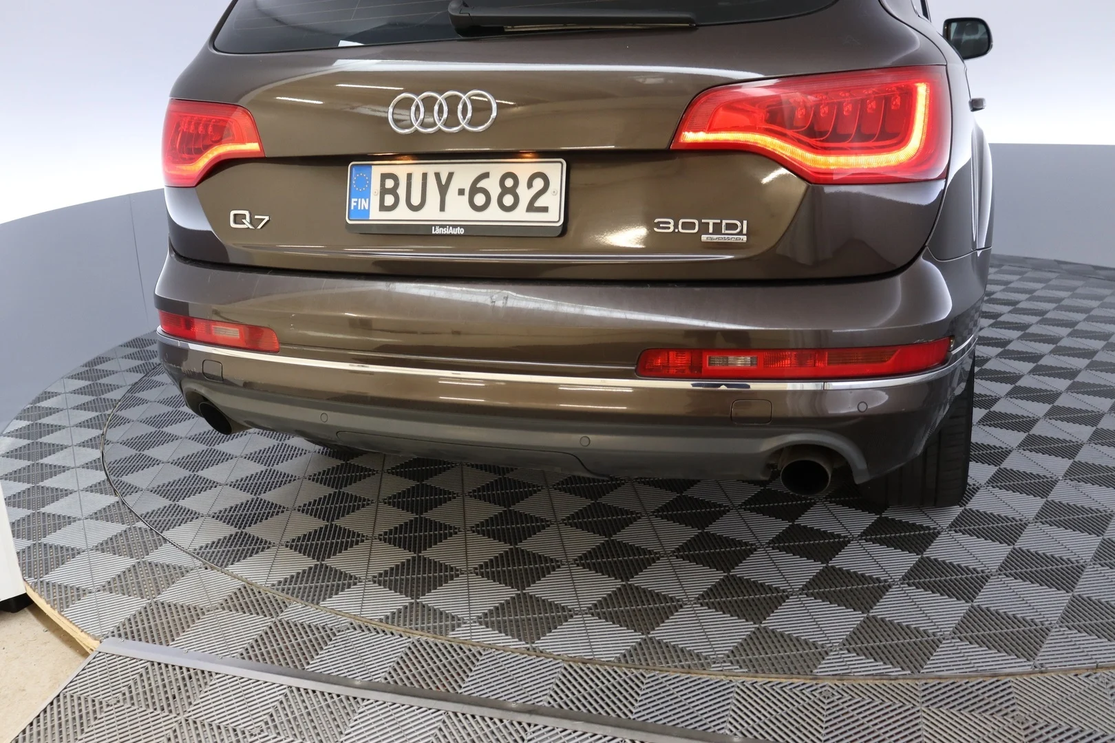 Car Image - 3wr4TsROoSchxIp7nEFPMO
