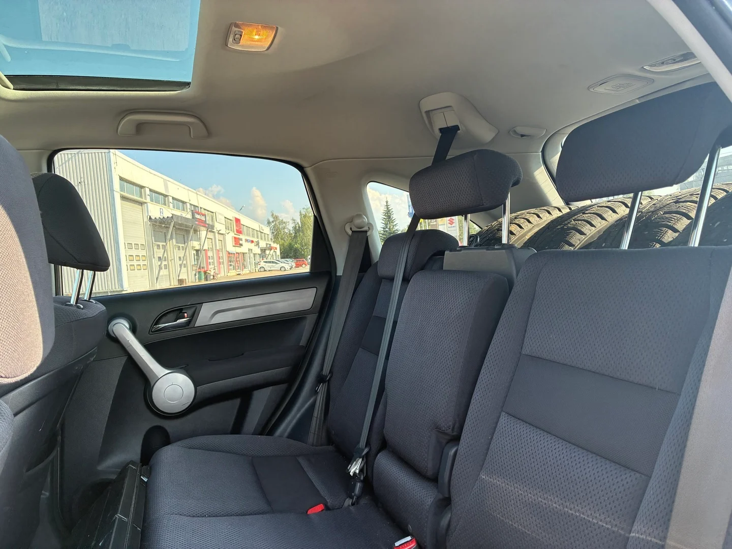 Car Image - EFn7ZM6Nsv4v6SsfM4suT