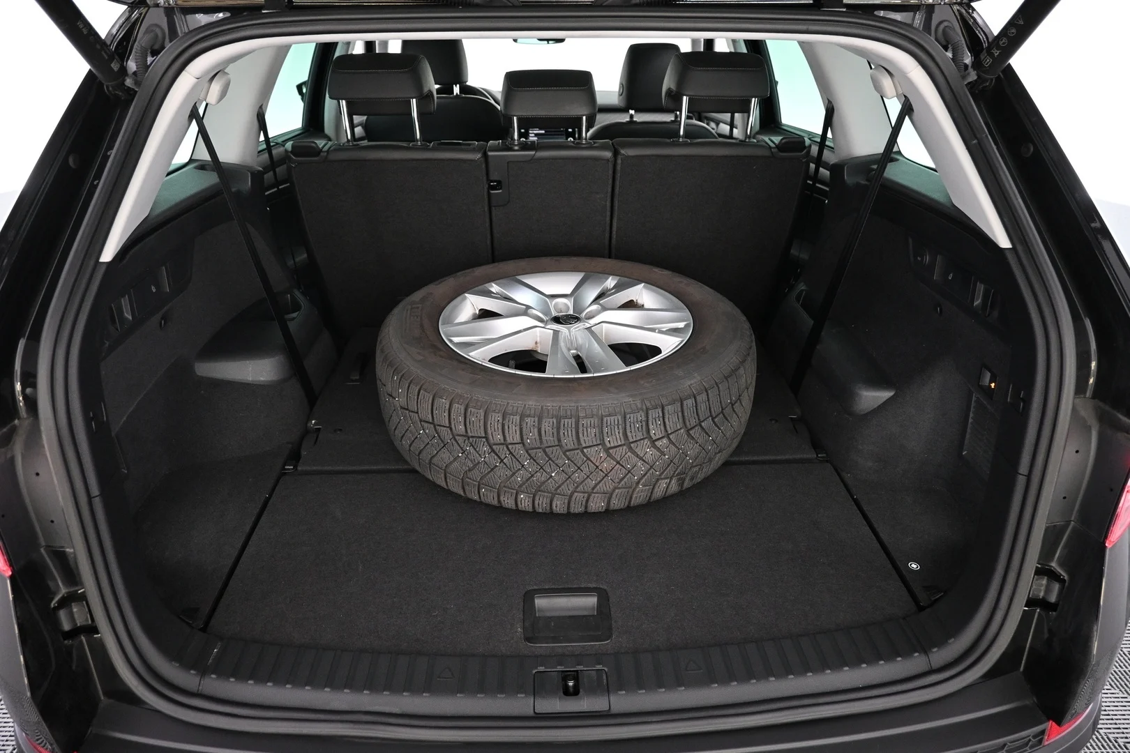 Car Image - 29jUntYrl4SSzJnAc4rmpJ