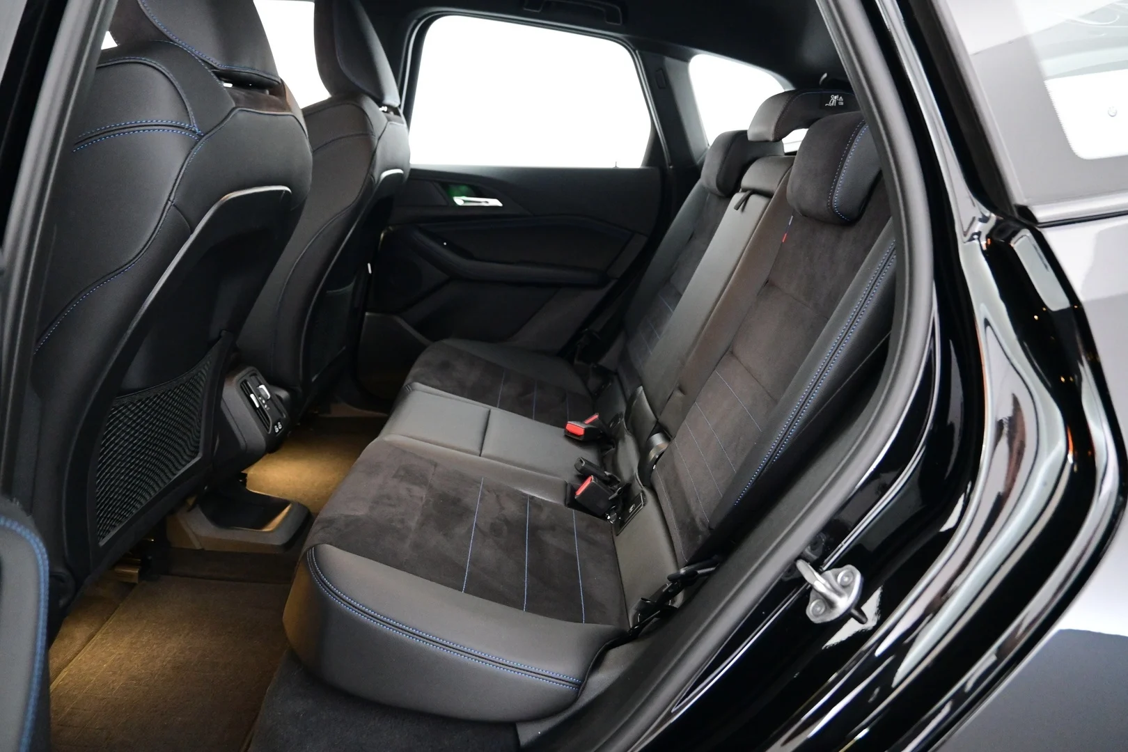 Car Image - xygWchLQD9bKbLqbwG4QY