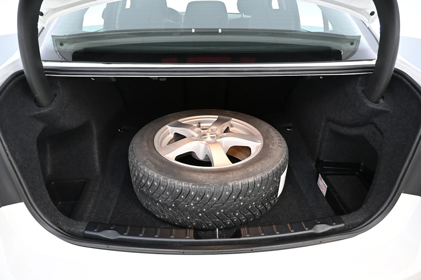 Car Image - dL6kL8kPbdXfSG6r5TzPE