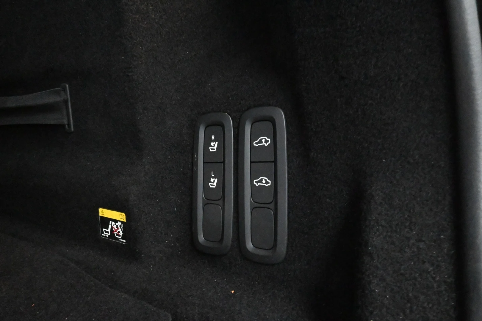 Car Image - 3JpudFtsEEdAkUsz4wIgm8
