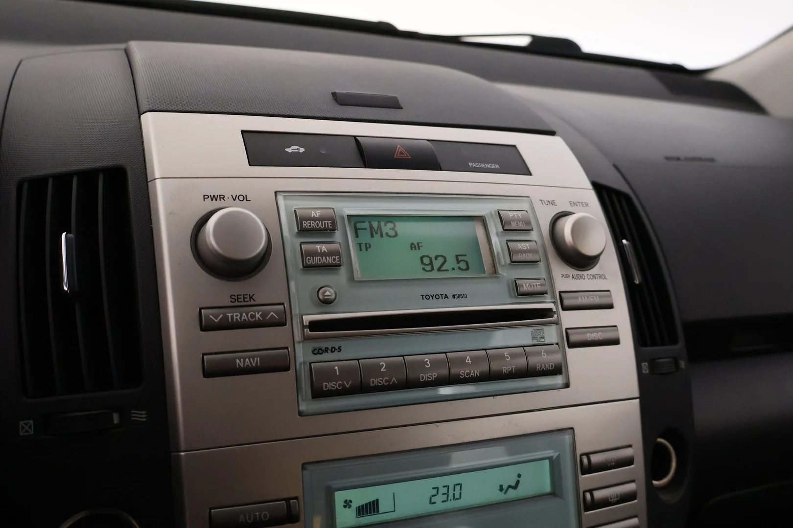 Car Image - vOLQx8dlW663xHnM8img7