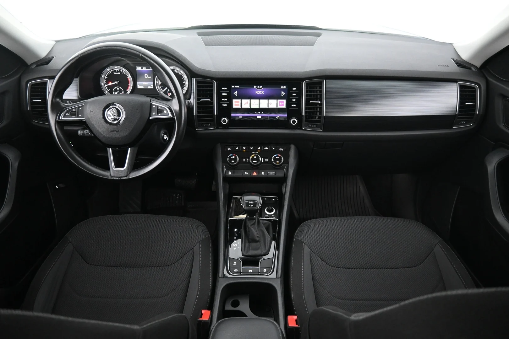 Car Image - 33GsZm2gpidWajplDPzfRv