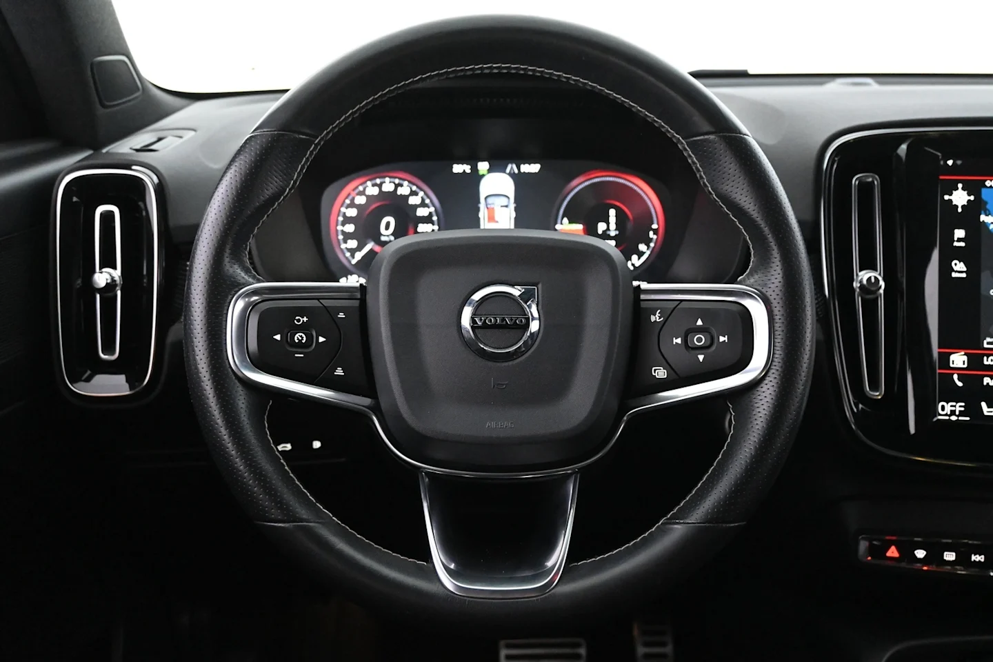 Car Image - 4QgMa7mBYUD057eaRfbrHe