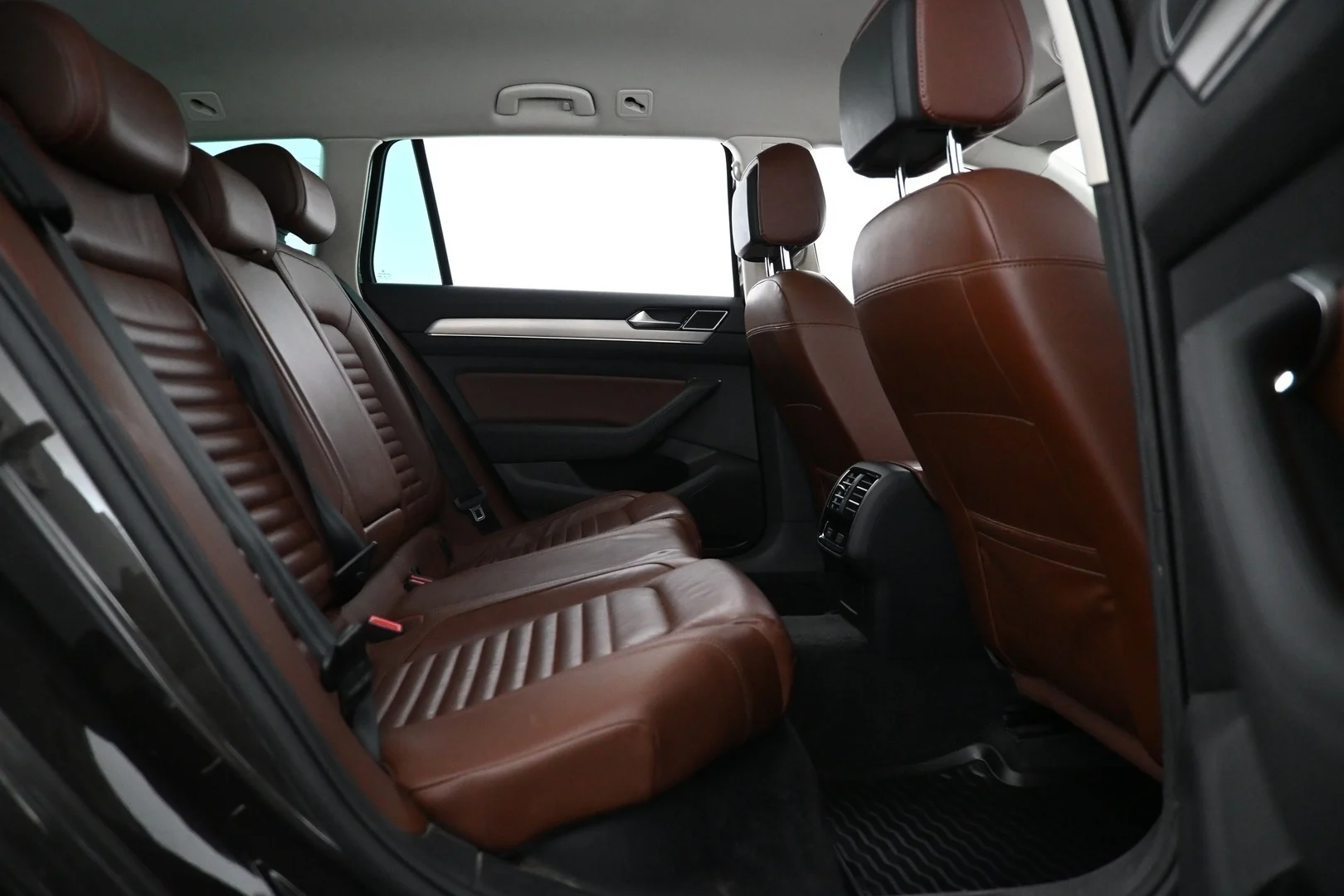 Car Image - 13DUPyOAMMVi84sJe0HFJu