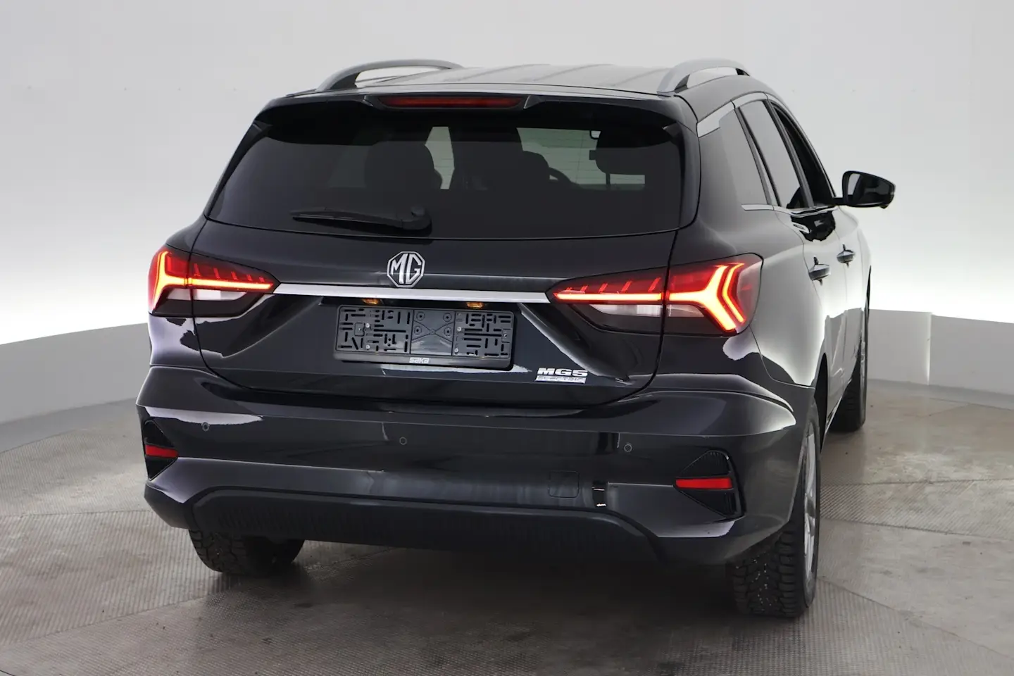 Car Image - 20c20iqXXOuIPNj3Hm6y1Q