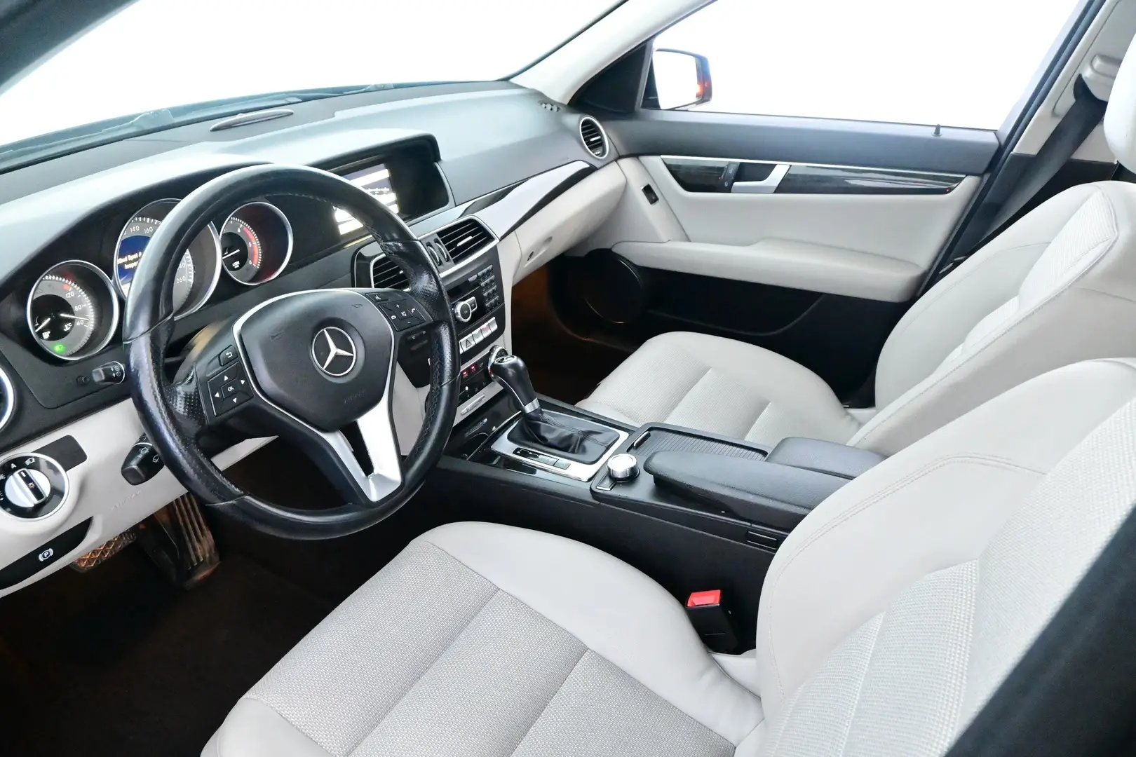 Car Image - 4akd8dqgzXy9COHV6QAsP6