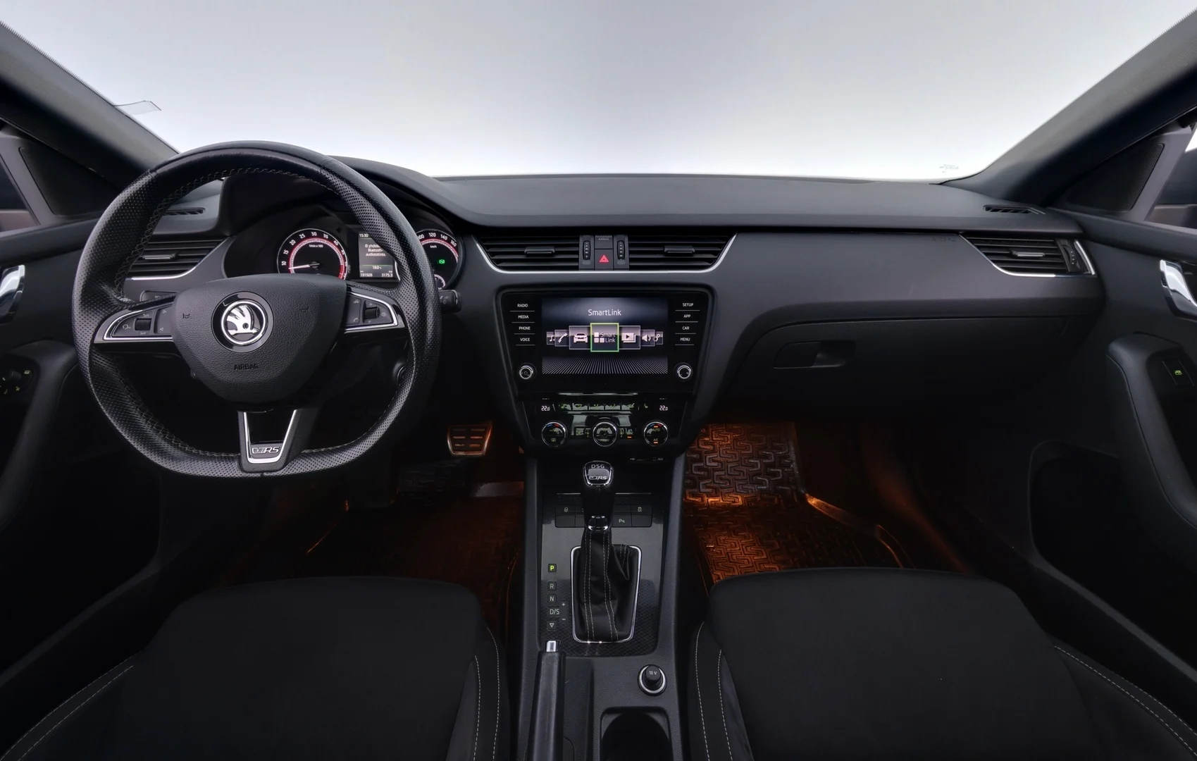 Car Image - 6oKzbfrQbooaz7rsUARz6u