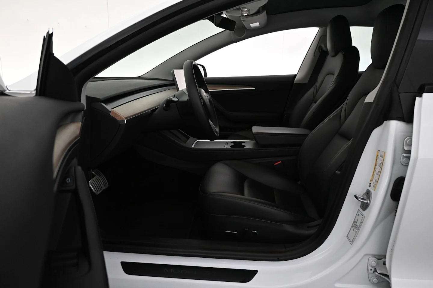 Car Image - Gr0PiJV5NPVNfdk0Cg6DO