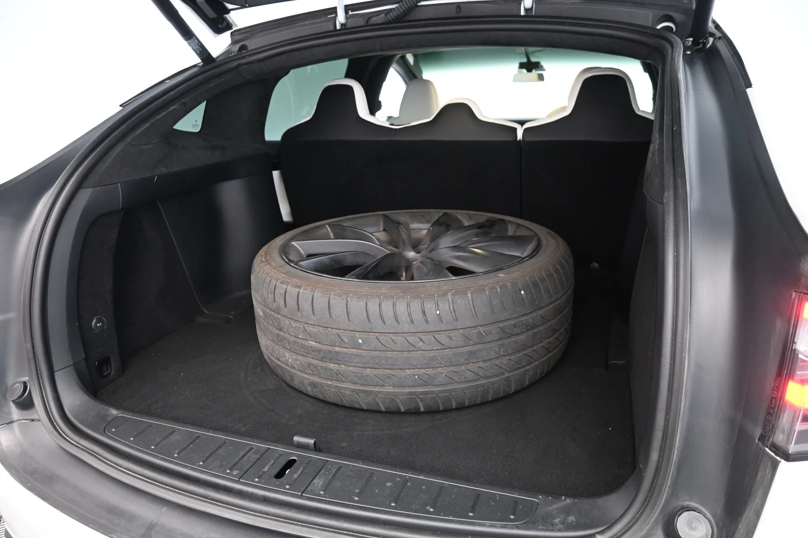 Car Image - 25b3CnE9bMXovNdVpPUK6H