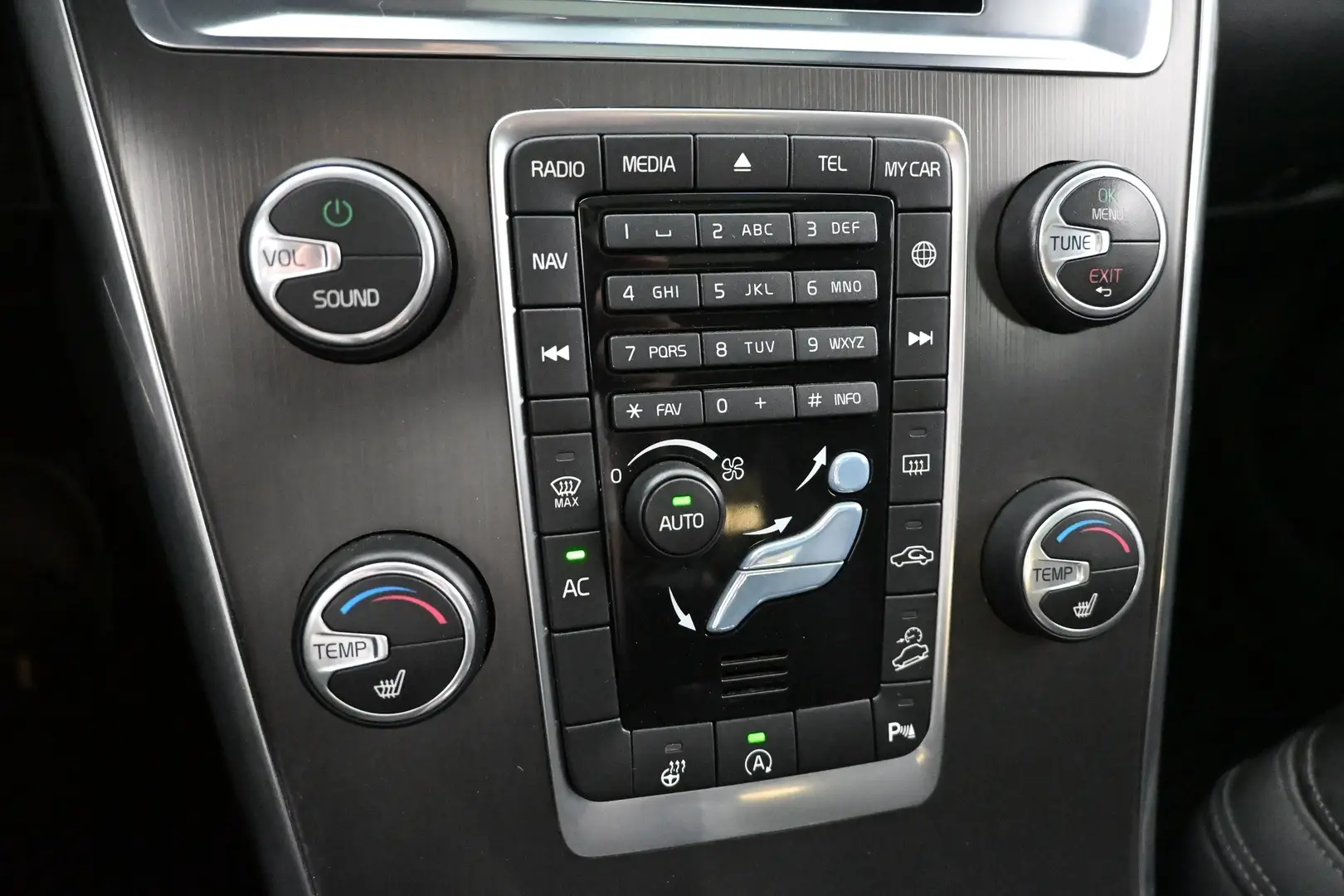 Car Image - 19z1A3QgTfYRVEhPiz8c1M
