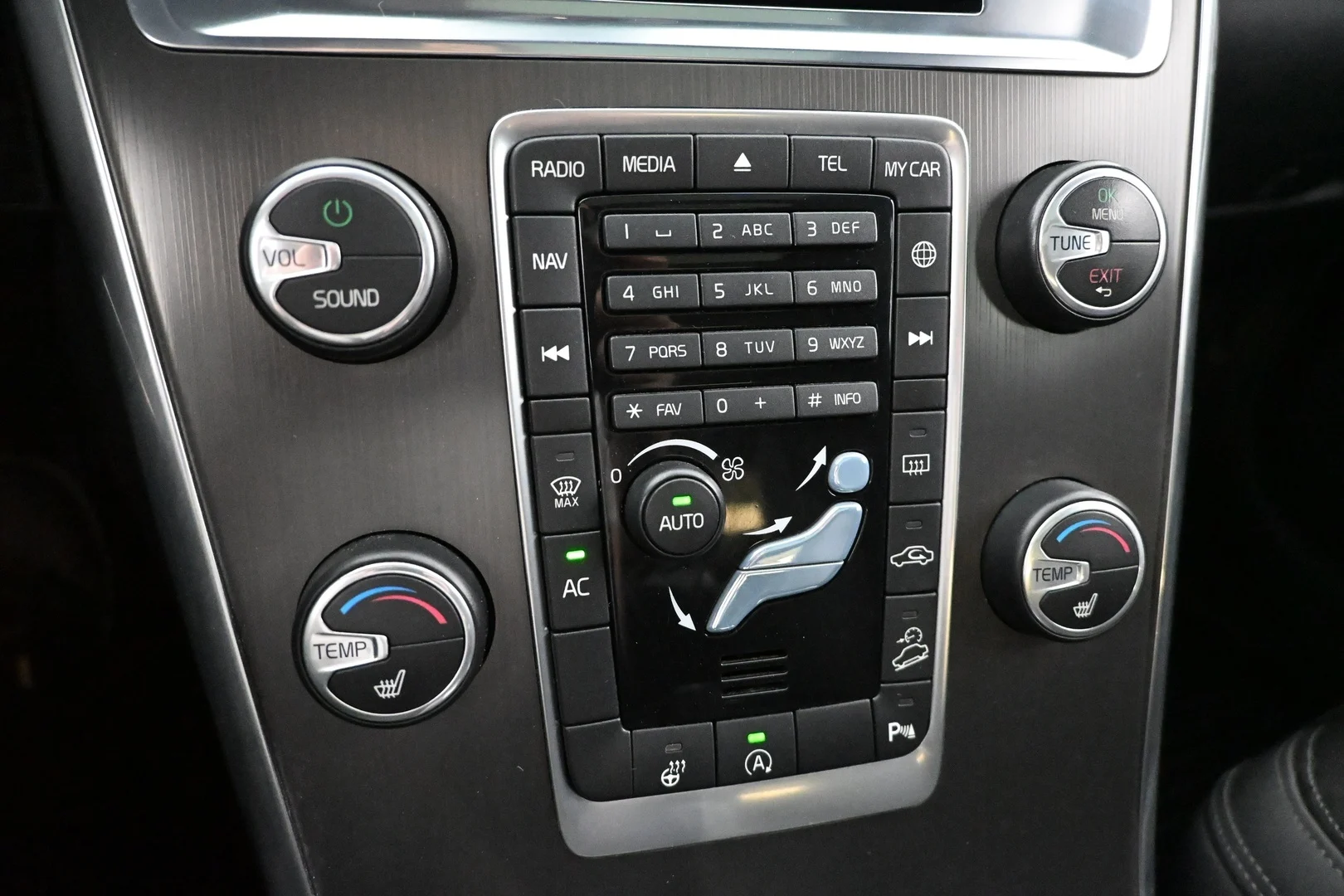 Car Image - 19z1A3QgTfYRVEhPiz8c1M