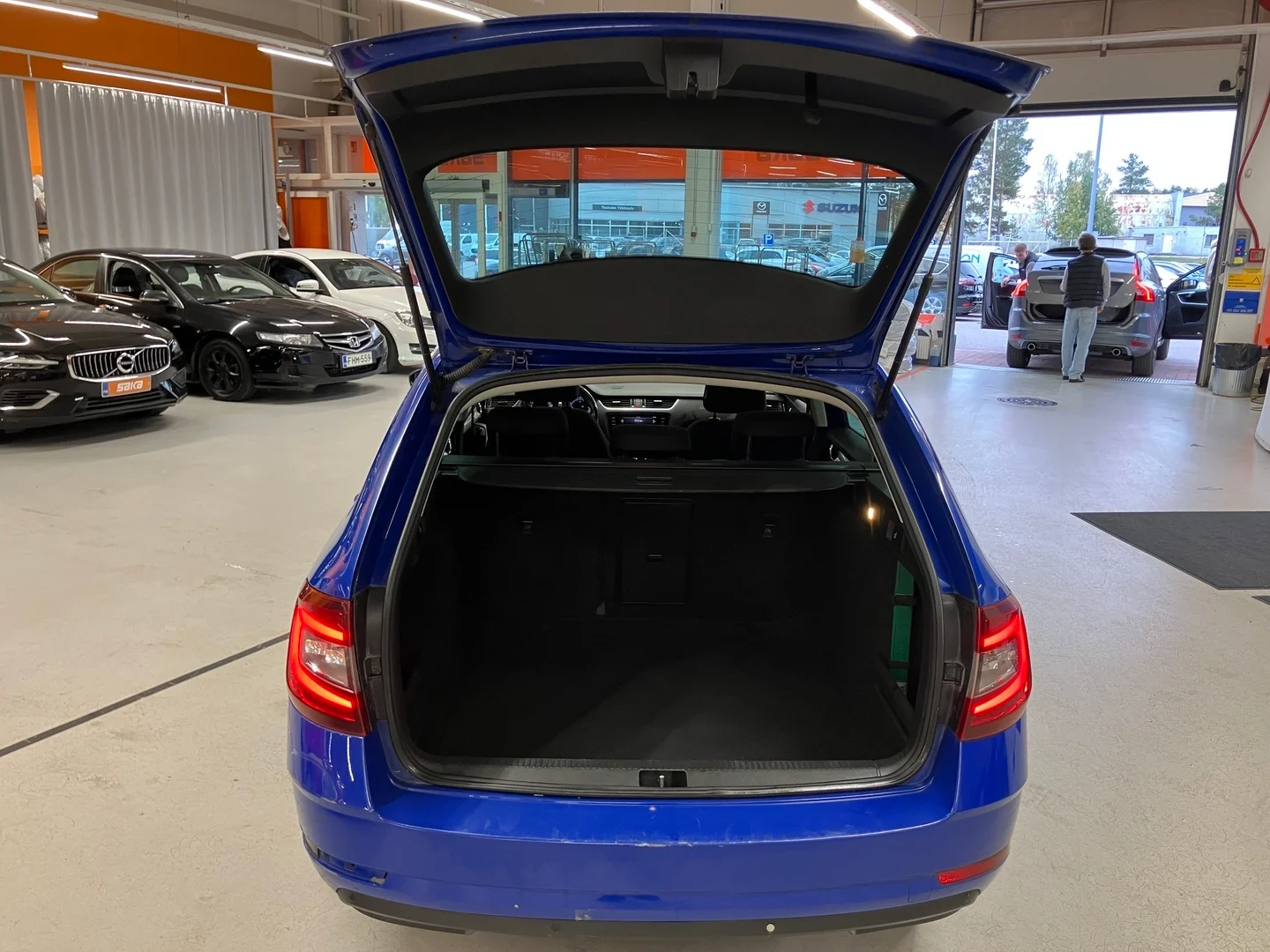 Car Image - 6jRx53eXuRmk89nXHyl0wB
