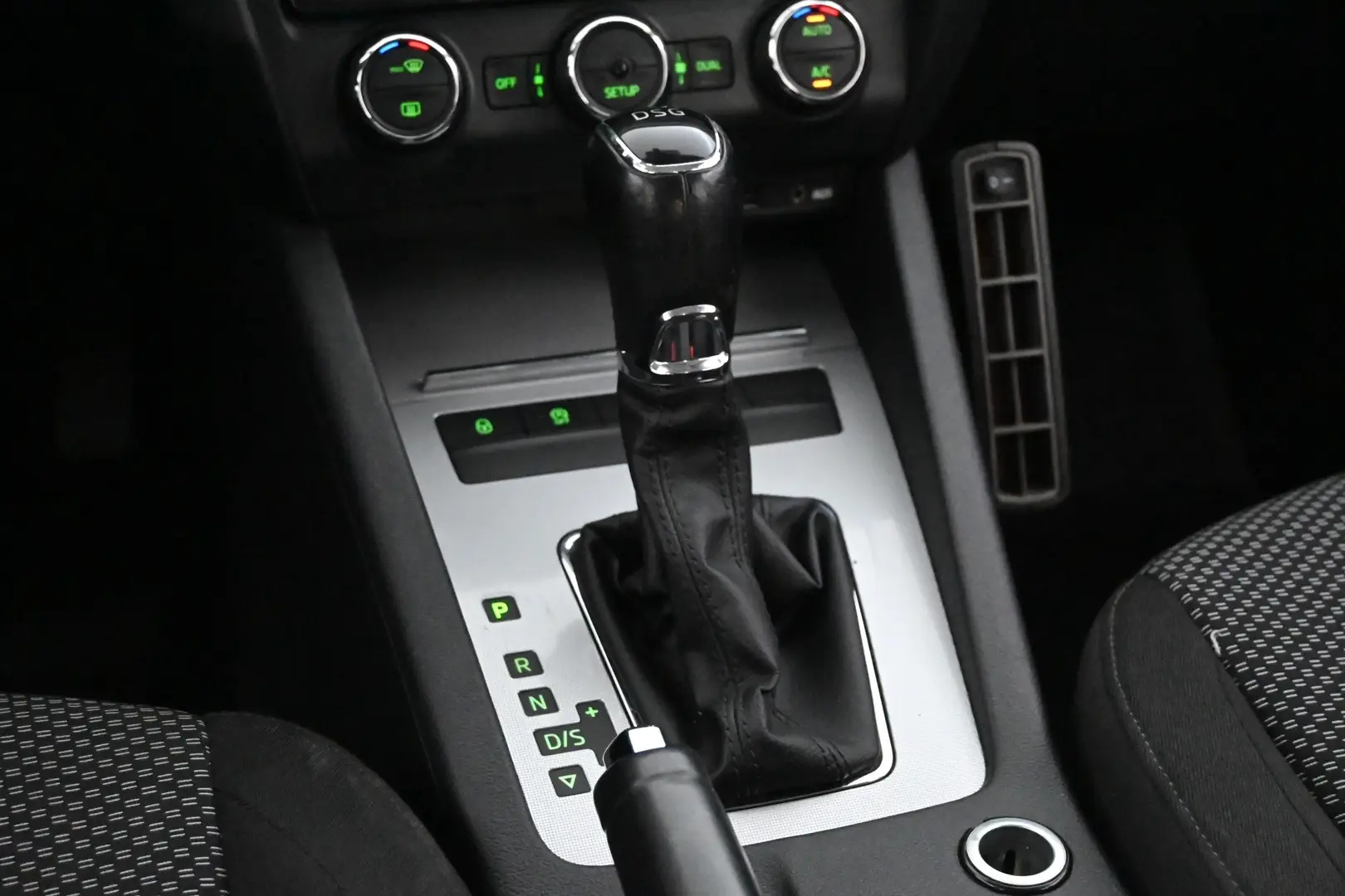 Car Image - 63QWKhyOR99r1KpbvjrjHJ