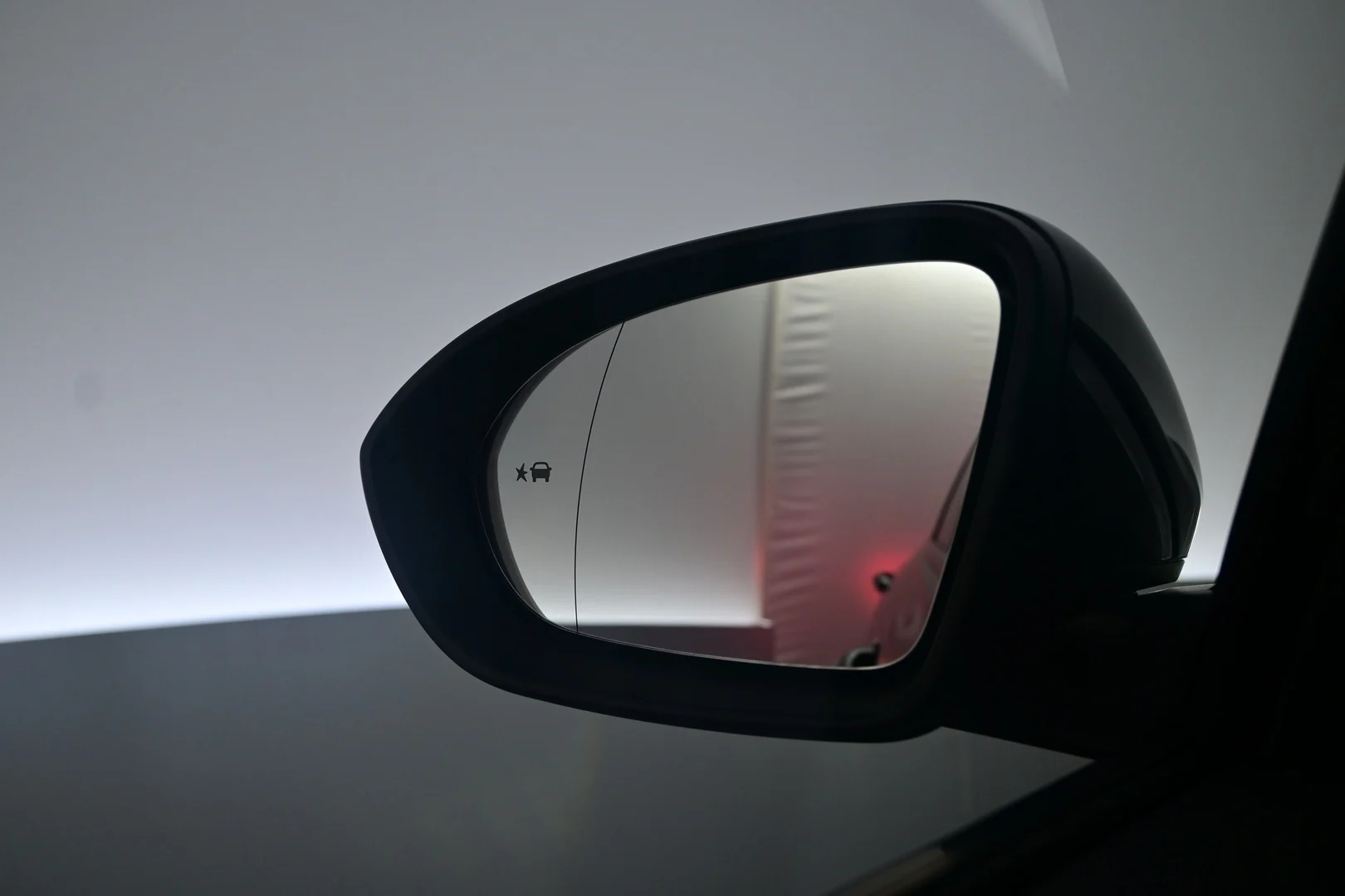 Car Image - 6hSqBekpdz5MN4xhJeioer