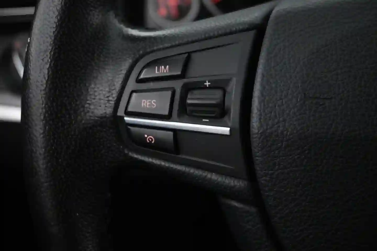 Car Image - 35jeoo7AAId1uAR5CxVaQ2