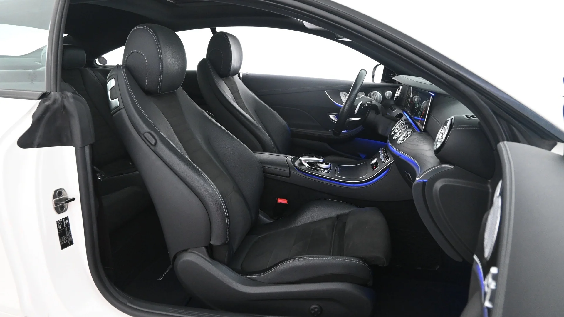 Car Image - 4YkzpIhcEmOtJVZ2lkg8Mb