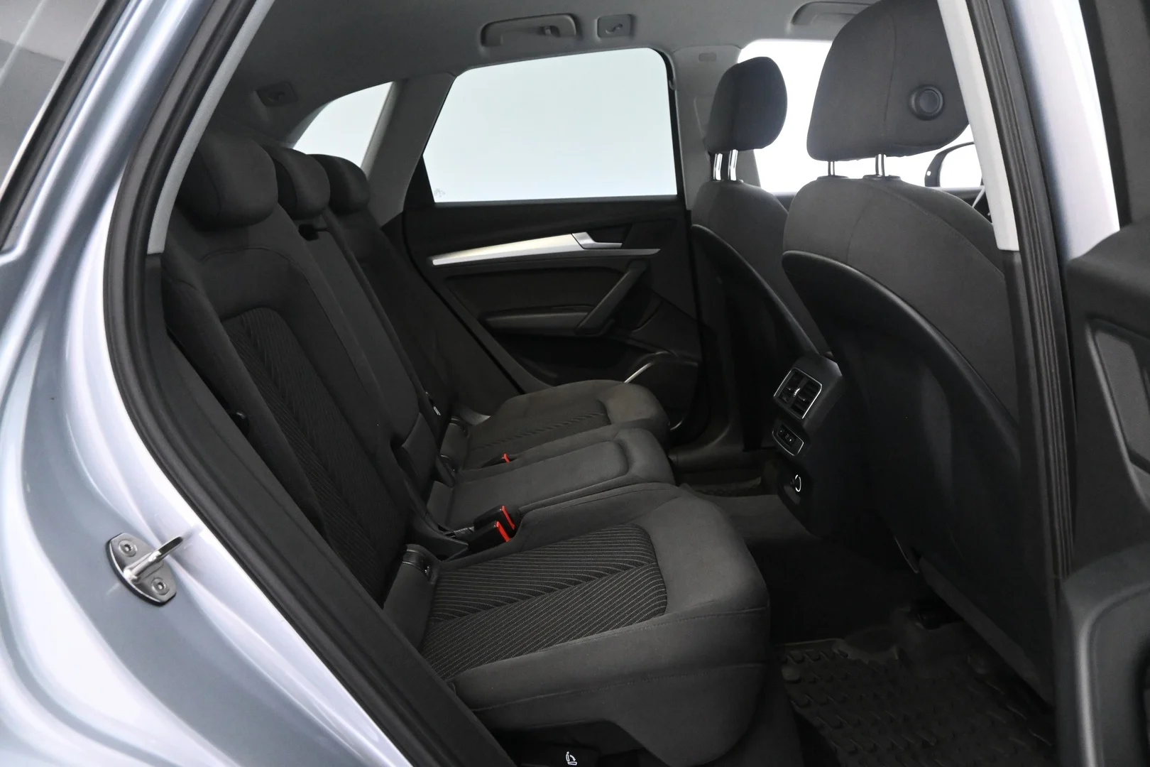 Car Image - 1HhBH5zsm4hK8rn1qUbIp9