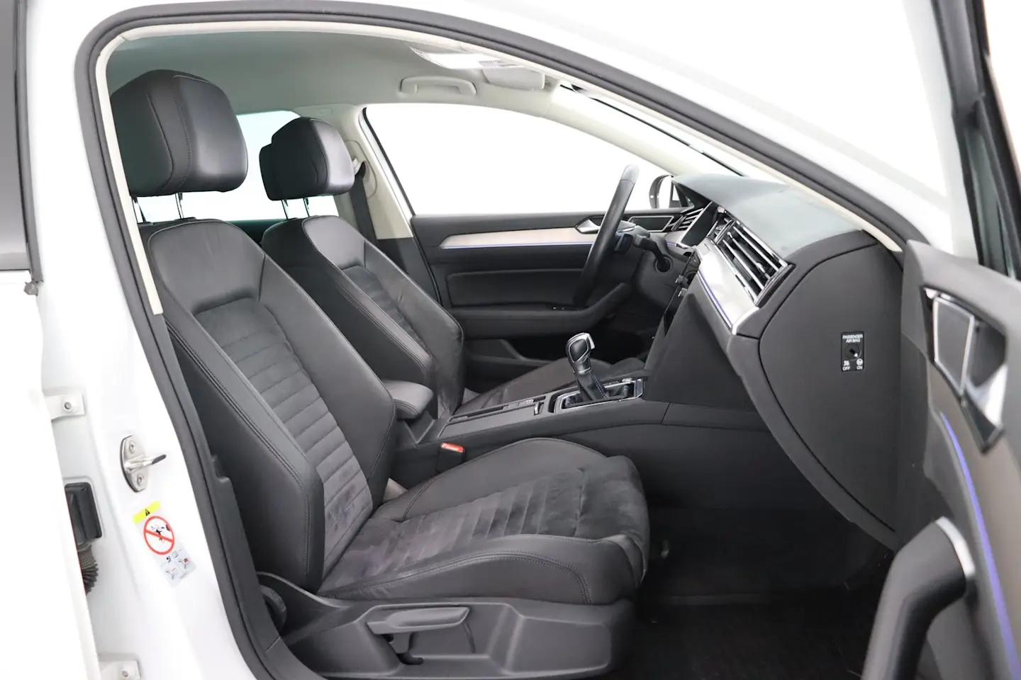Car Image - 2vgkK00pn8iswXfHCyP86f
