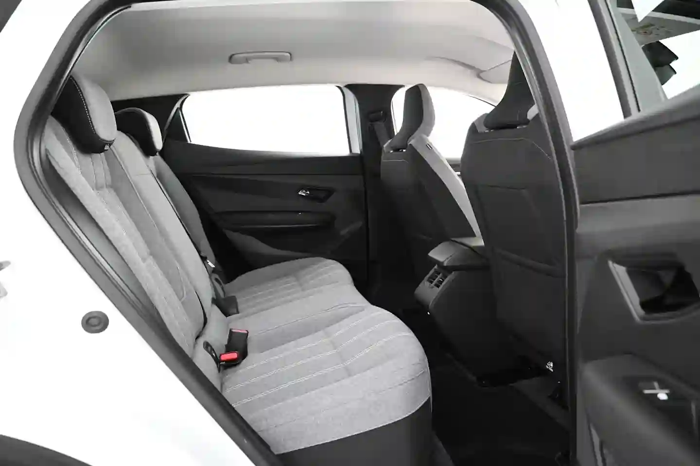 Car Image - 725KKVdHr8xvoeBXhKWeFe