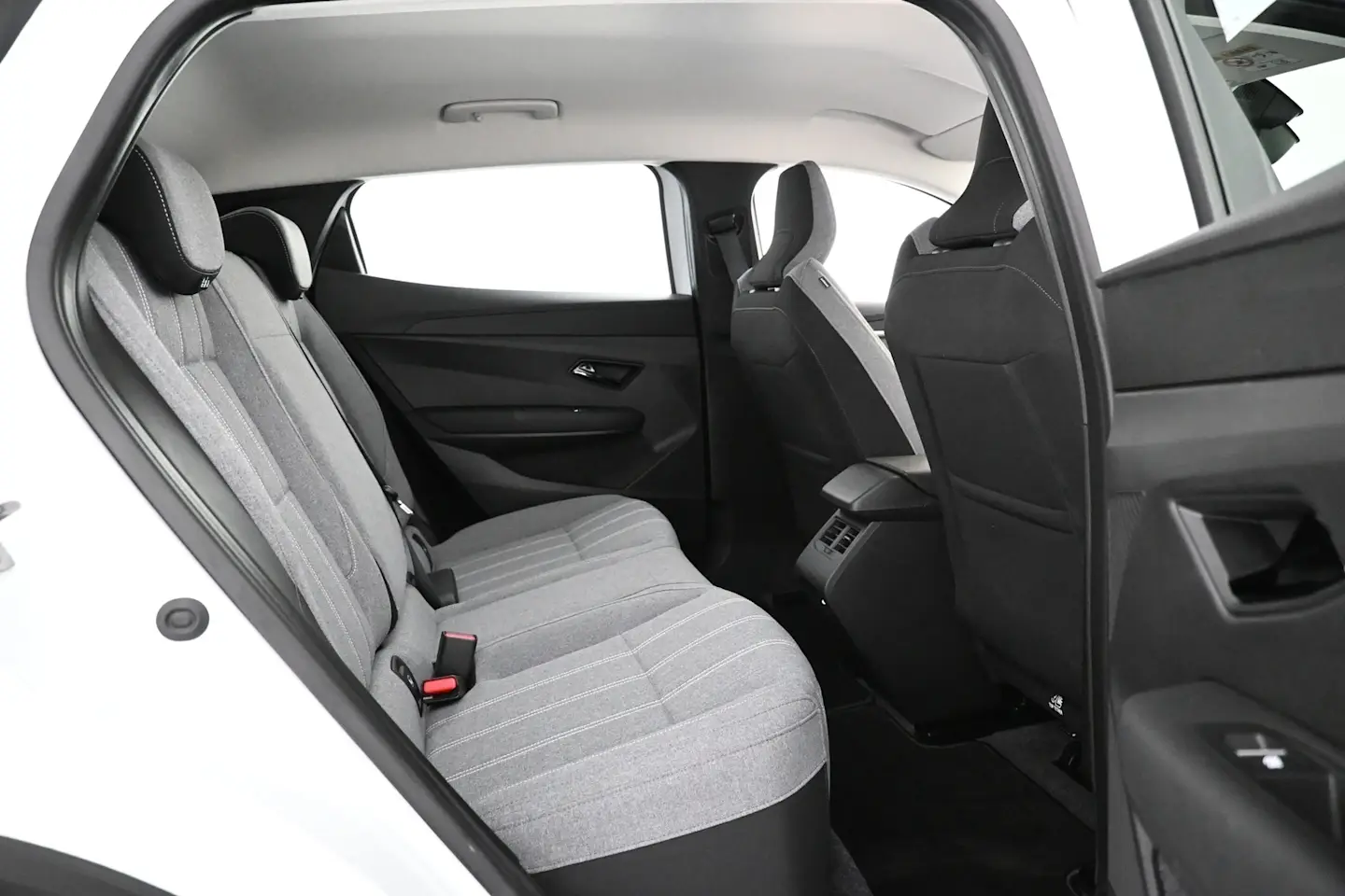 Car Image - 725KKVdHr8xvoeBXhKWeFe