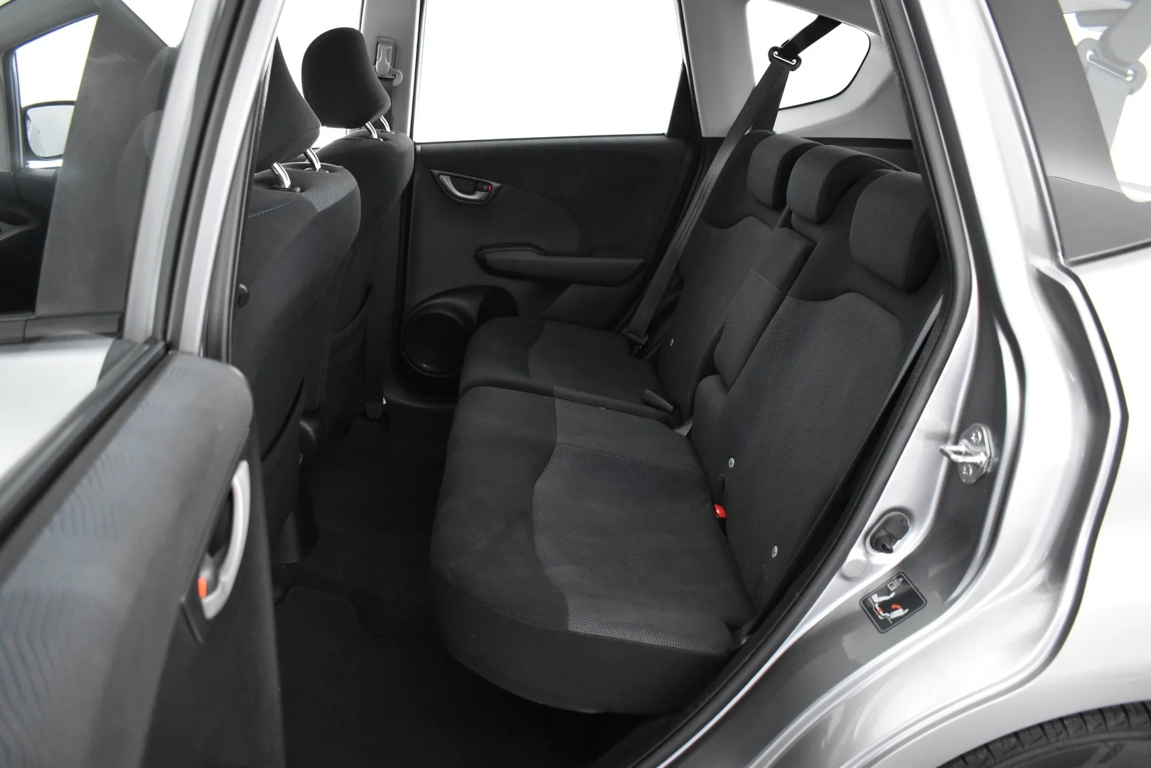 Car Image - 1M27gUnGJJKSMmDJl3WrrZ