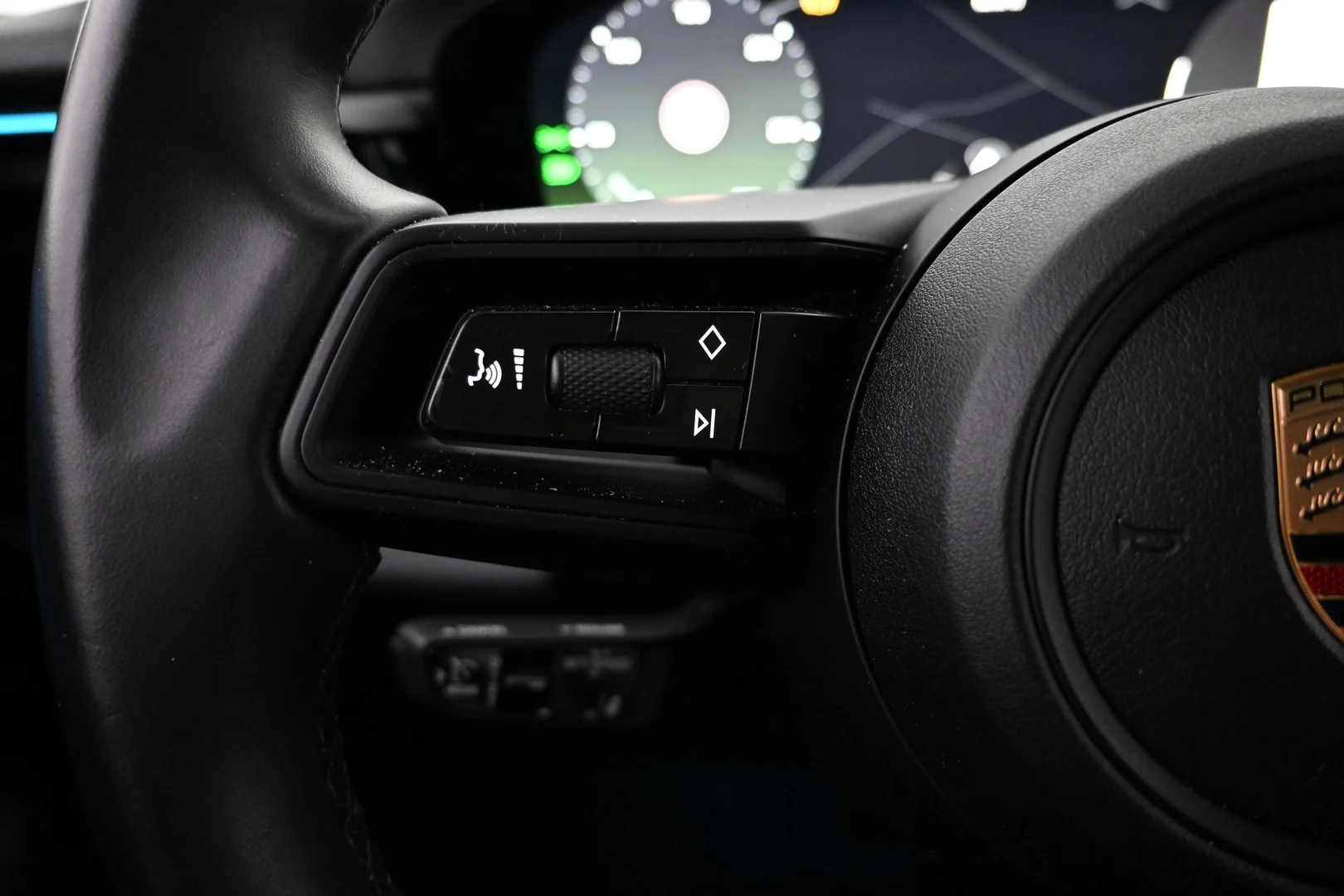 Car Image - u4wp1yNanBxDCB7ZObq0Q