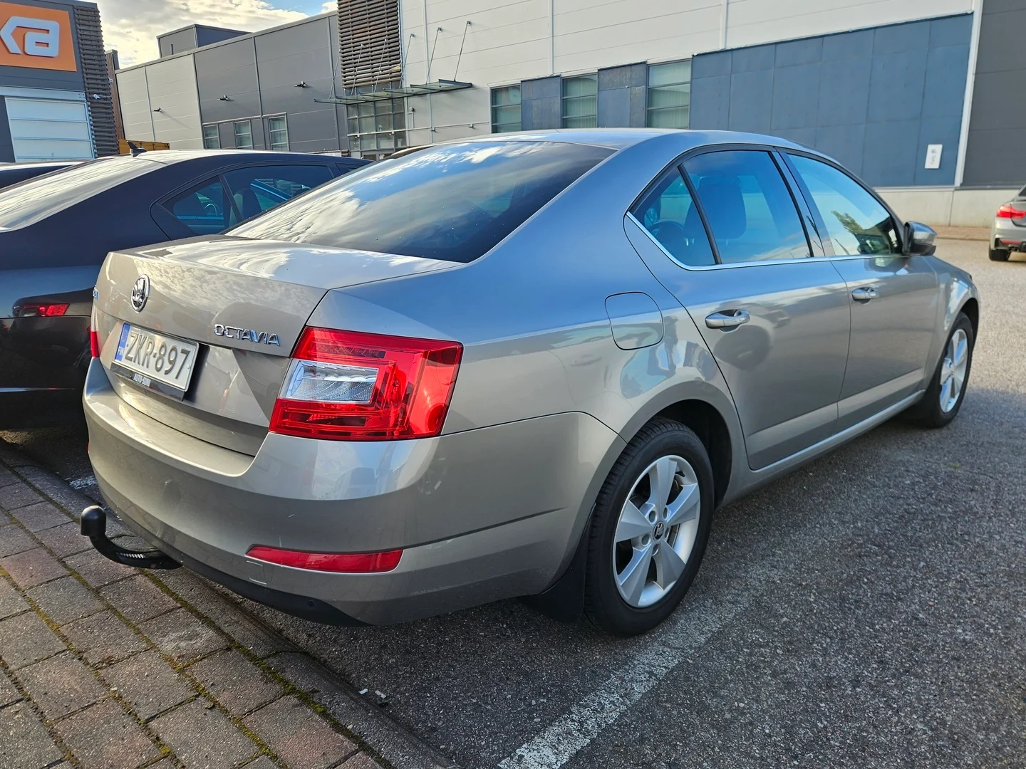 Car Image - 3Q2KXkfXqnCeqRr84cfWfC