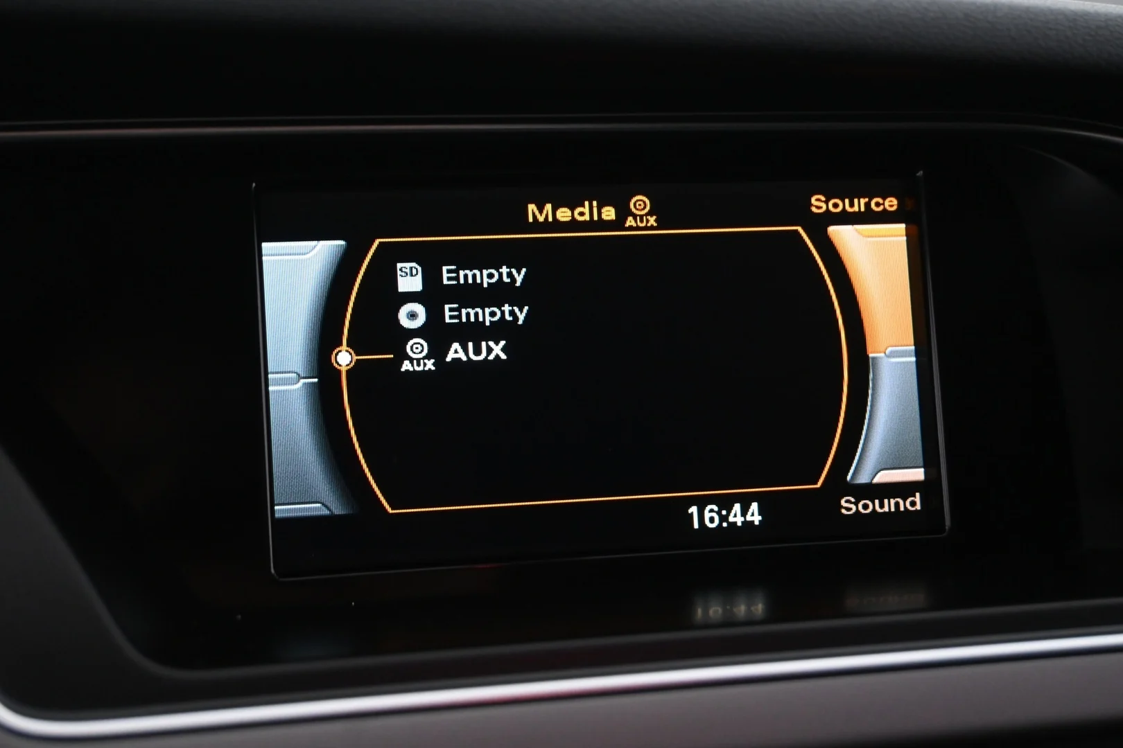 Car Image - 6NqHL4N51Ri5IJFAL33dp7