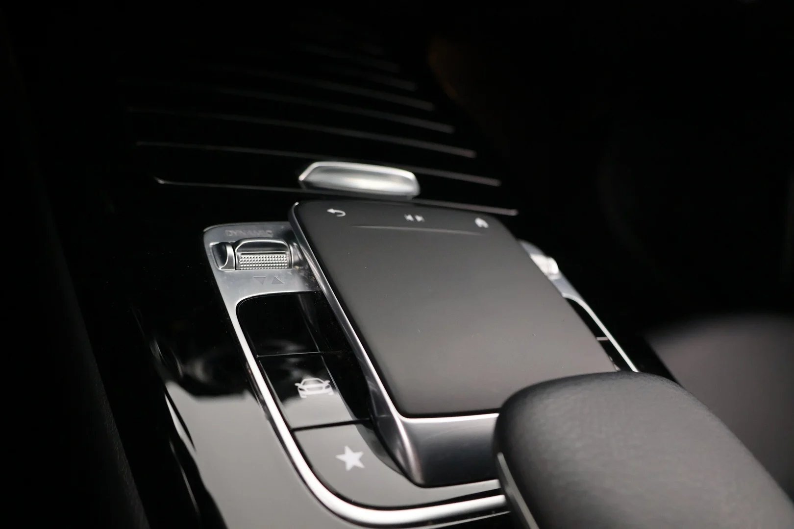 Car Image - 68fNstcWFsfW4GOnA8LVIv