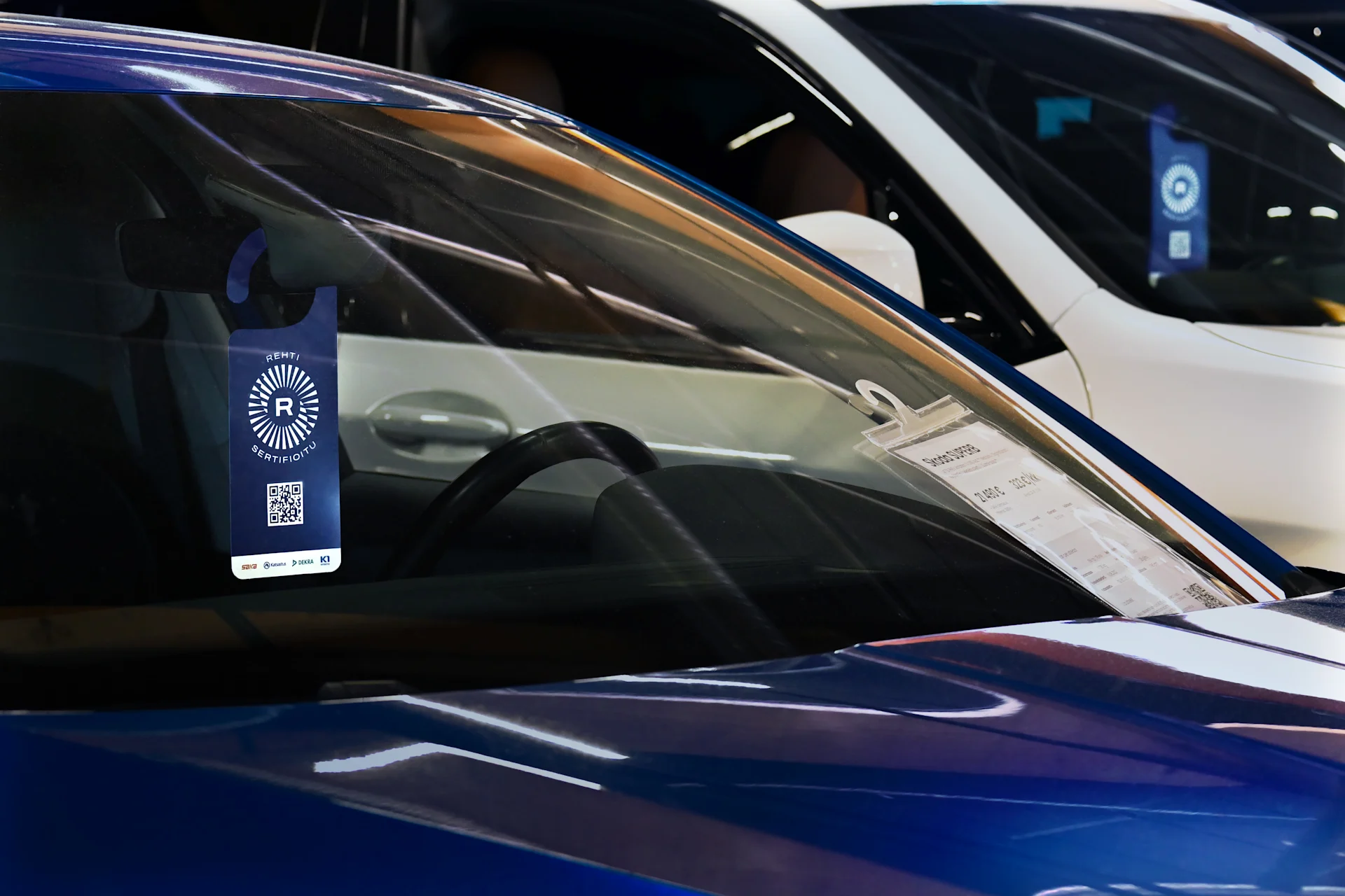 Rehti certificate marking on a car