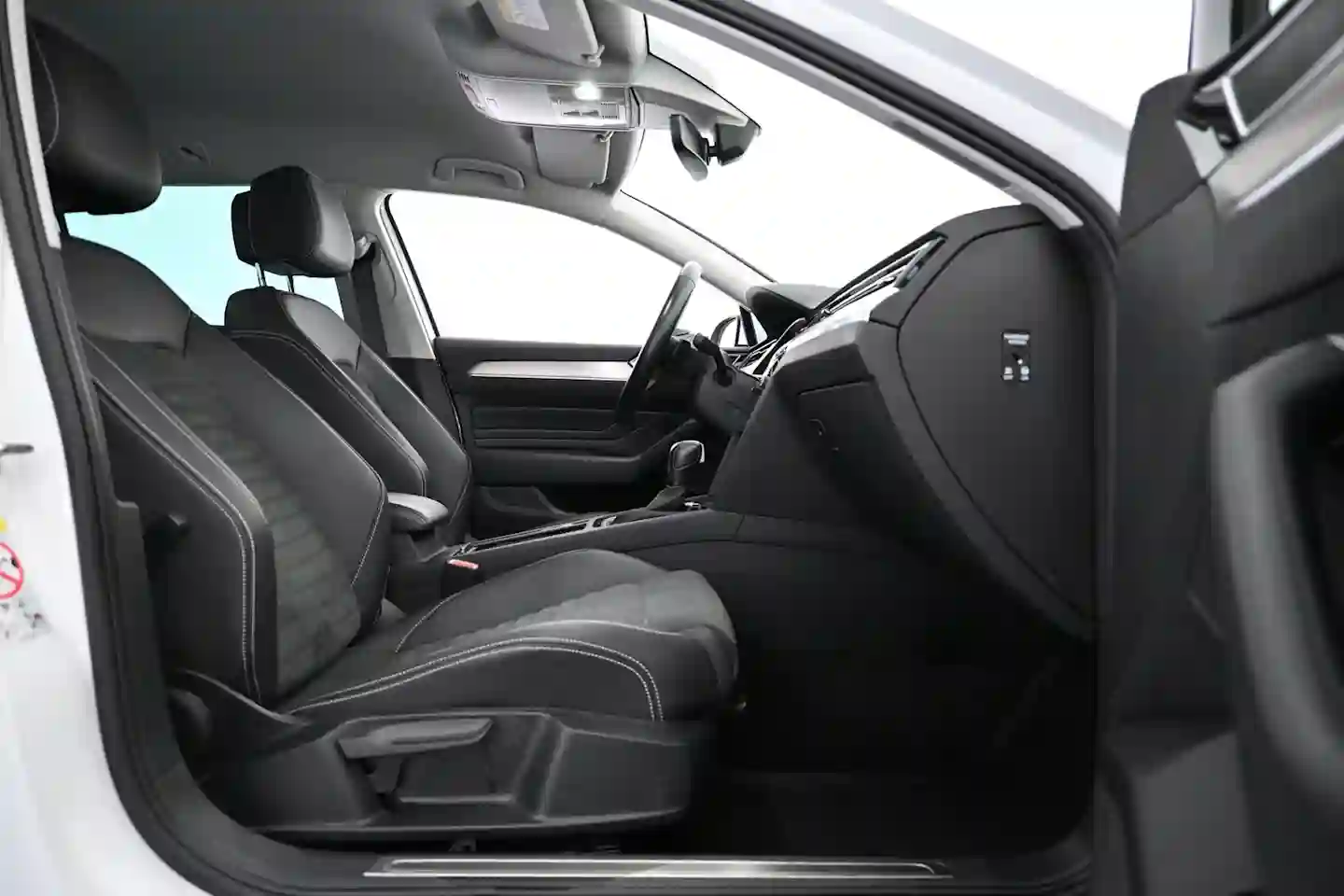 Car Image - 3o6D5kdIpaAvgMR4fcqmID