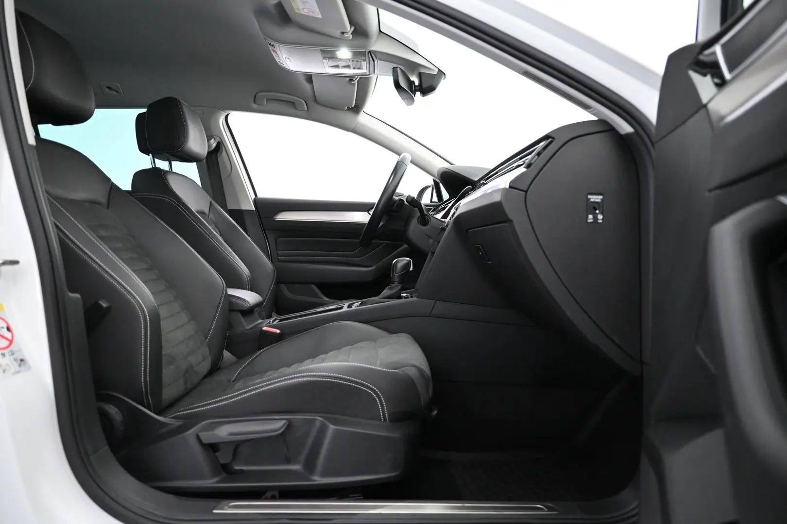 Car Image - 3o6D5kdIpaAvgMR4fcqmID
