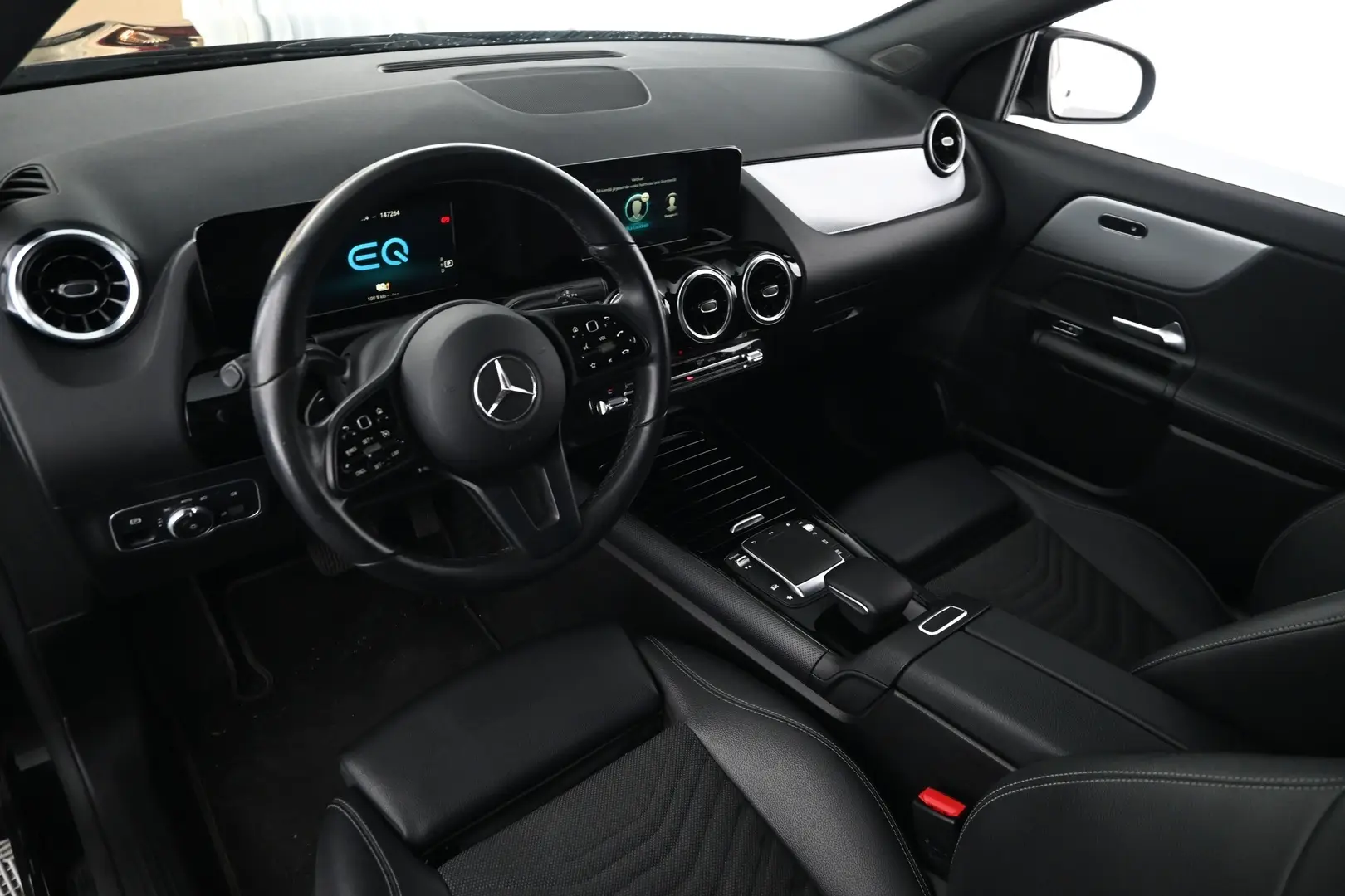 Car Image - 2vpzMU9ji5DsbtIxlaNFxr