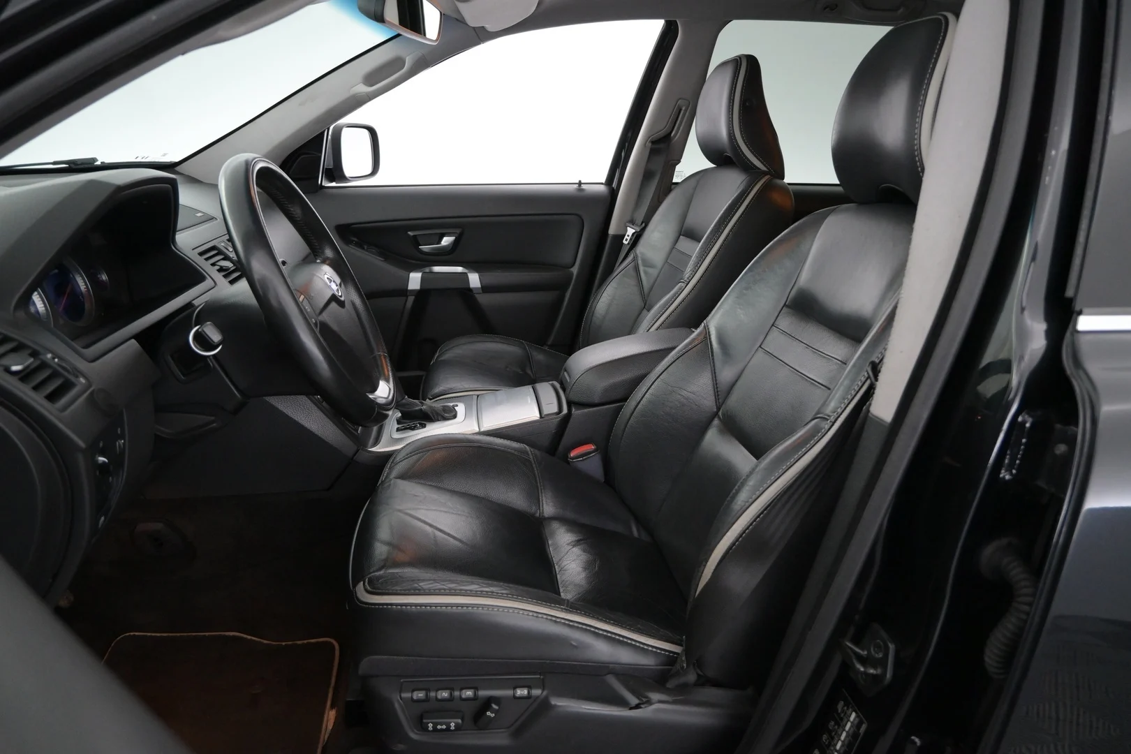 Car Image - 3cKmaQrdkvNbWYGWQN3mol