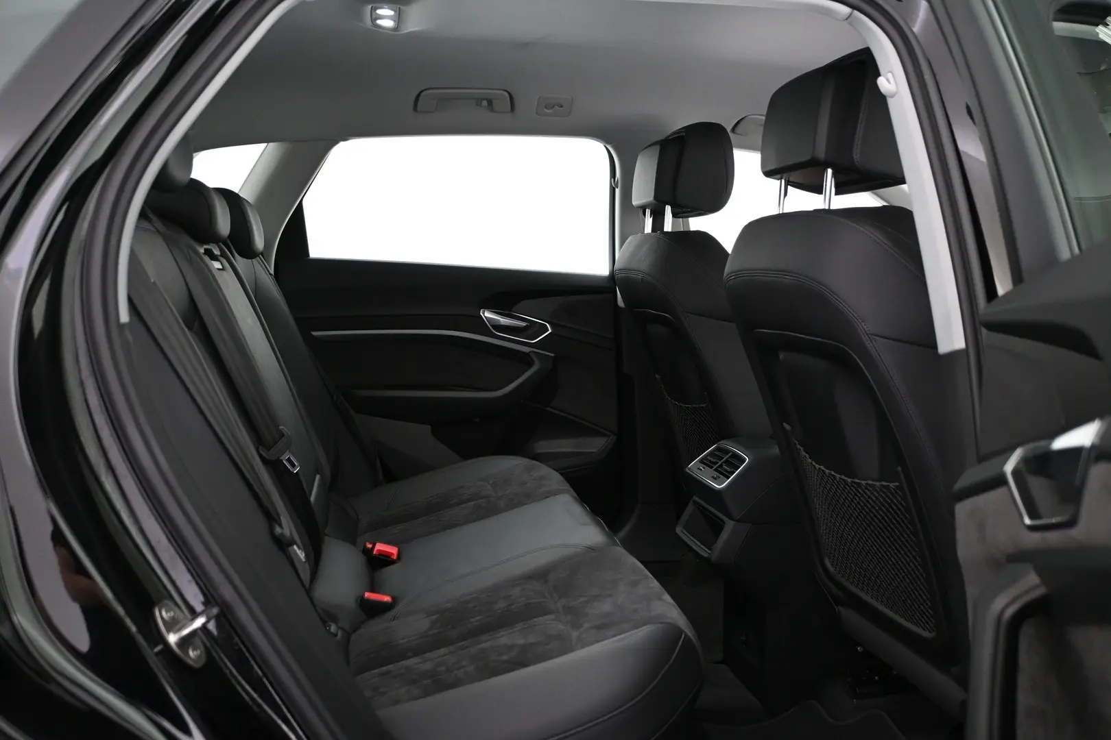 Car Image - 2FlHjuij34xjcjoTugVVCb