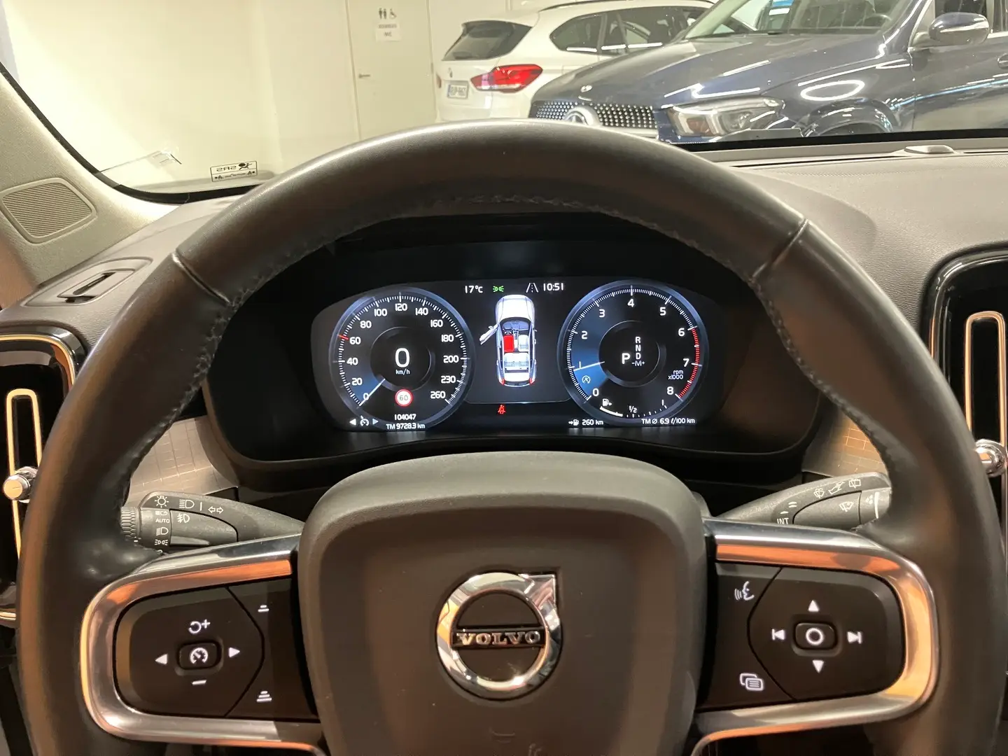 Car Image - 40dtQzLDzg7l5wRealjv08