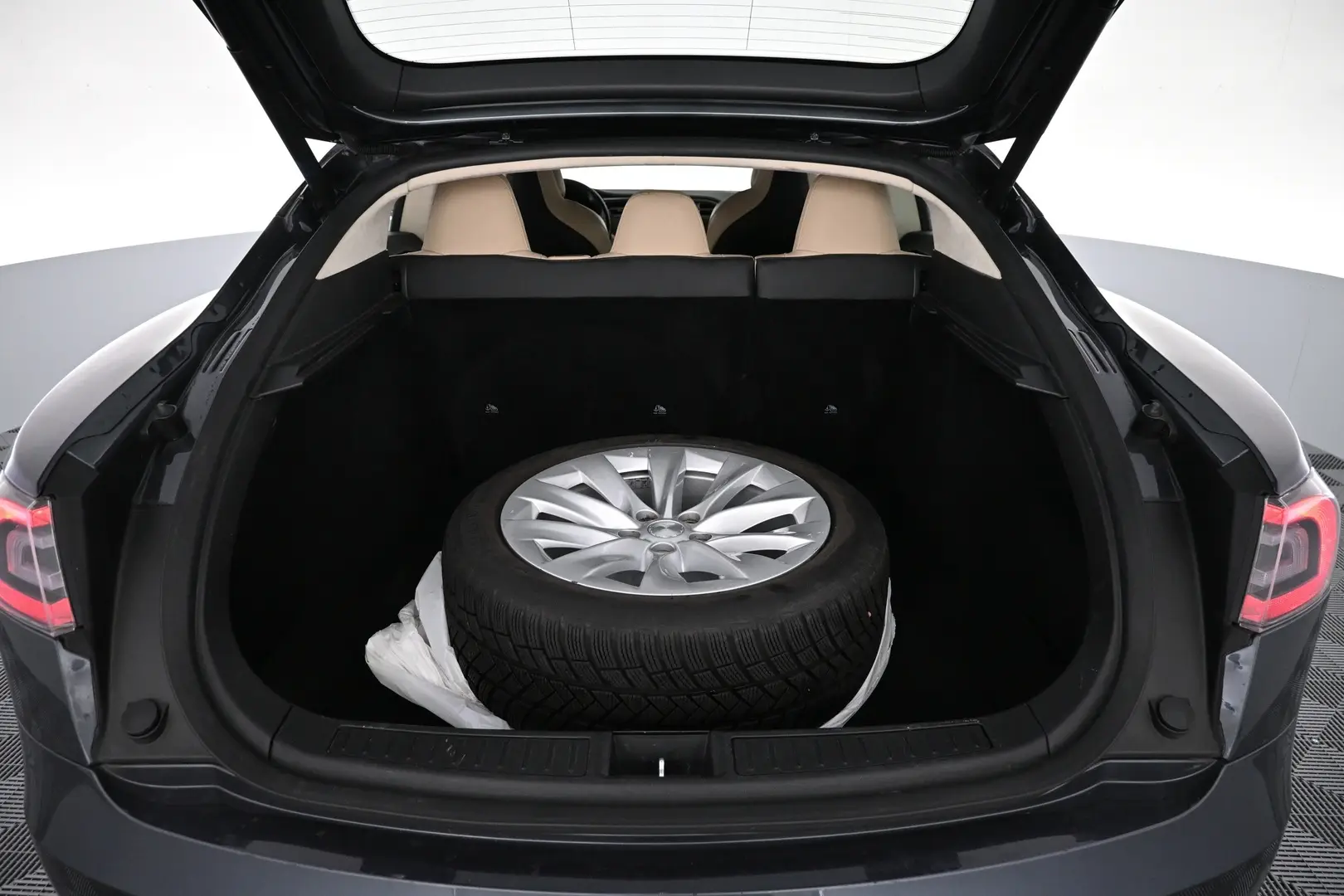 Car Image - 2amc7lCZABIM1BK3JSOo6D