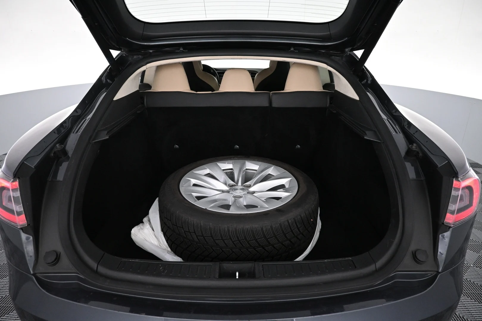 Car Image - 2amc7lCZABIM1BK3JSOo6D