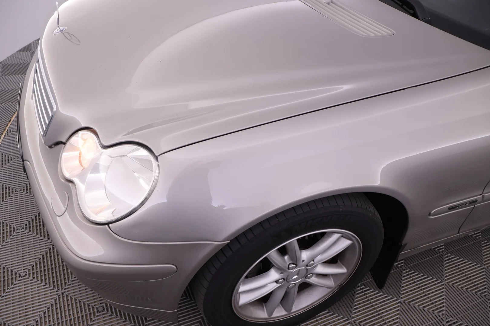 Car Image - 5S2TmLzTJHgTYwSjNiIb3d