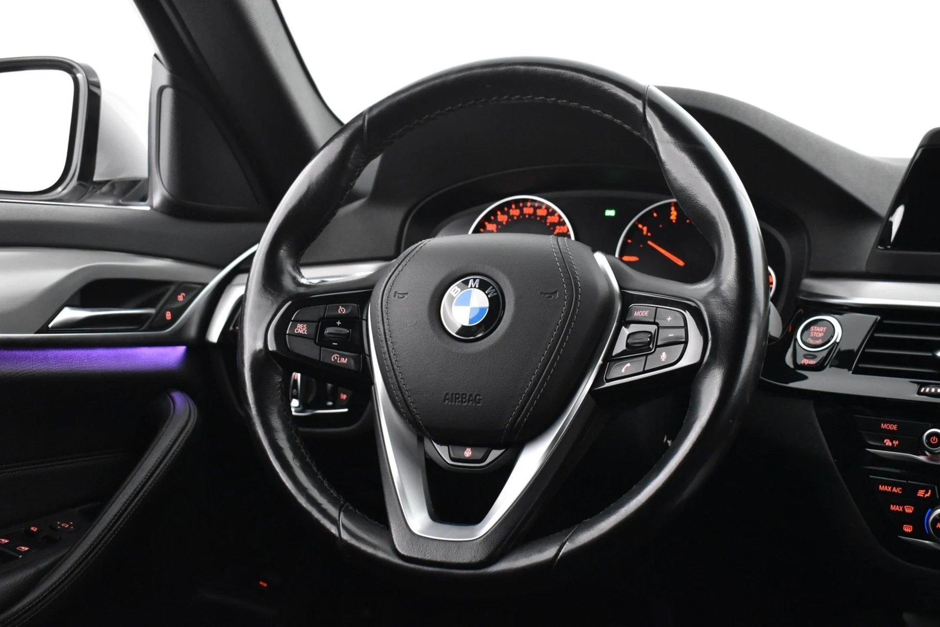 Car Image - 5KQ6bxH94qtvrlOJNzSzxl