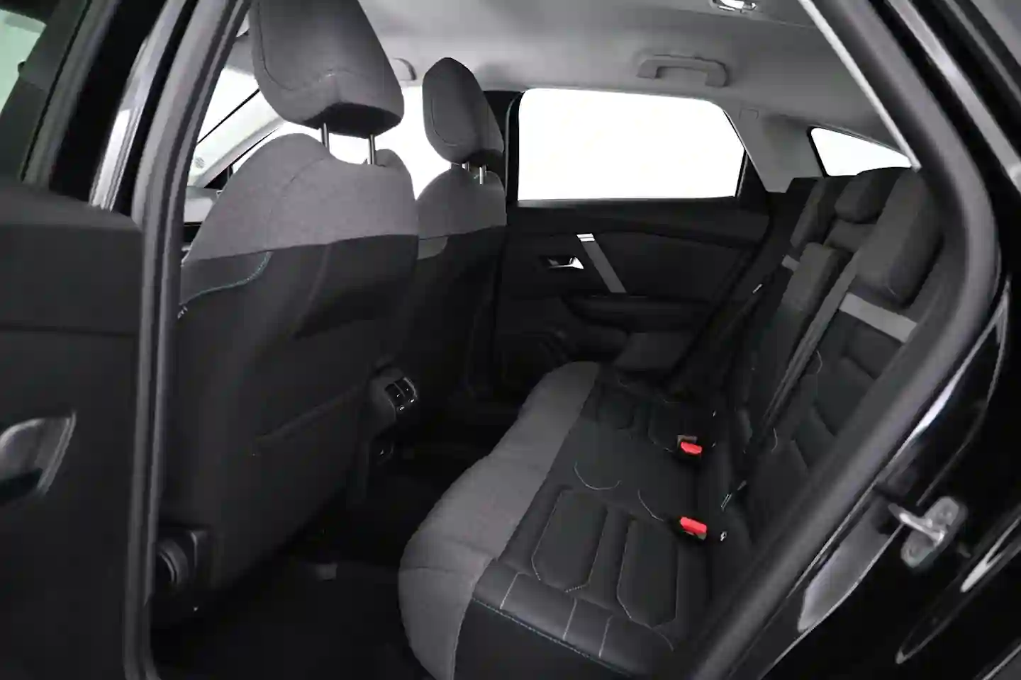 Car Image - 1tarEJNeGFkJuG7siqoVtU