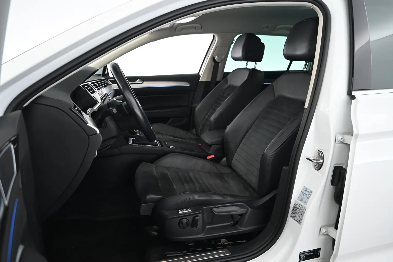 Car Image - 1o8sCdnmbrcMVy0y5wKjTi
