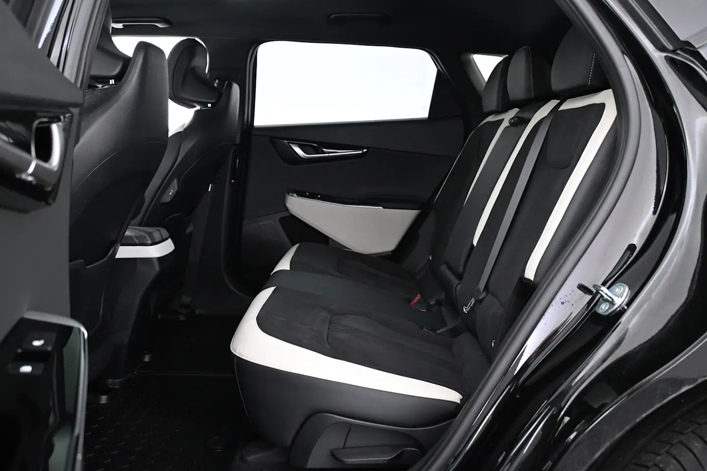 Car Image - 3SKNDgTG4zmmhzXNC604QA