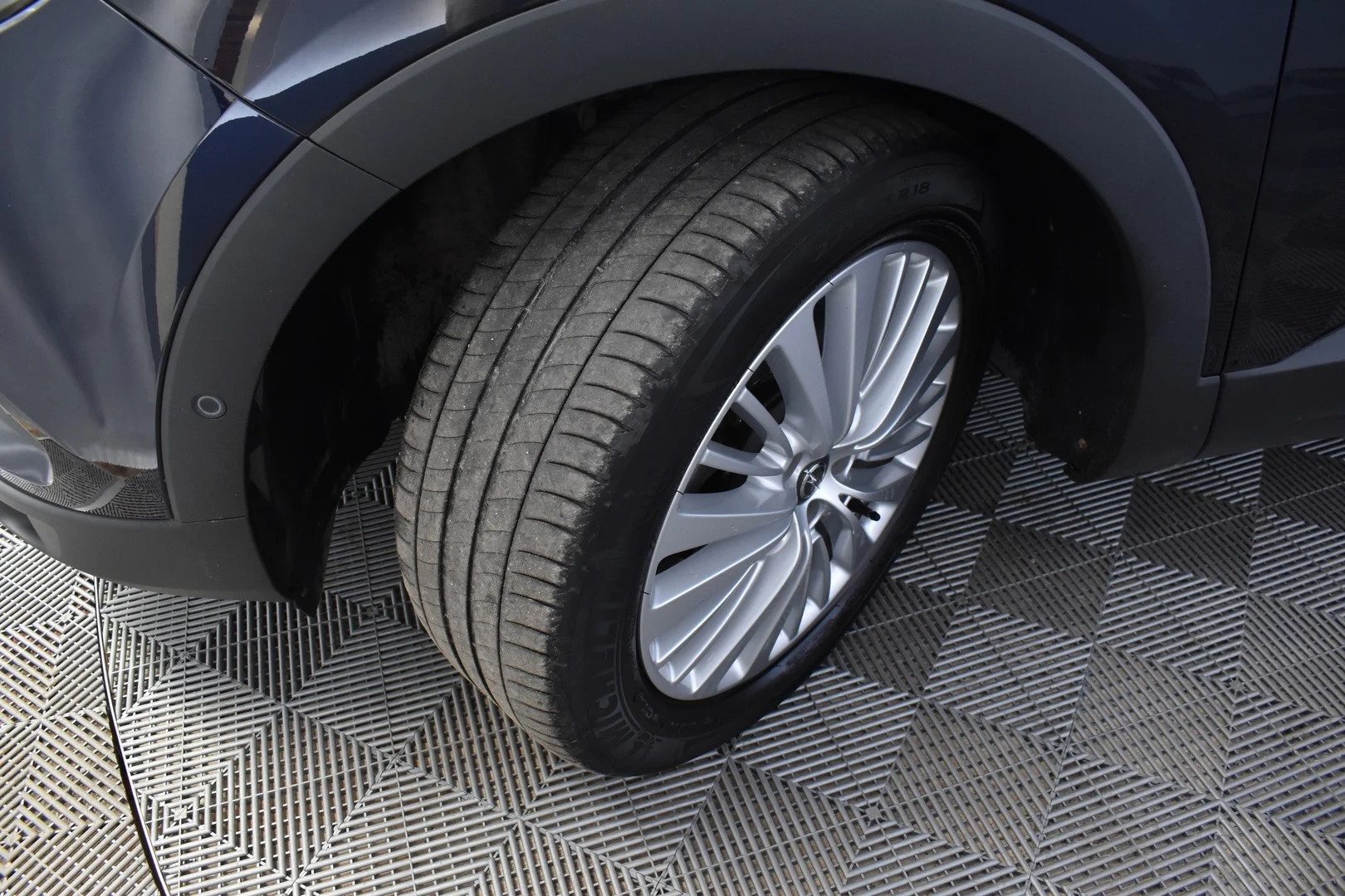 Car Image - 4aA2UbolGB6wlxx9GDU87t